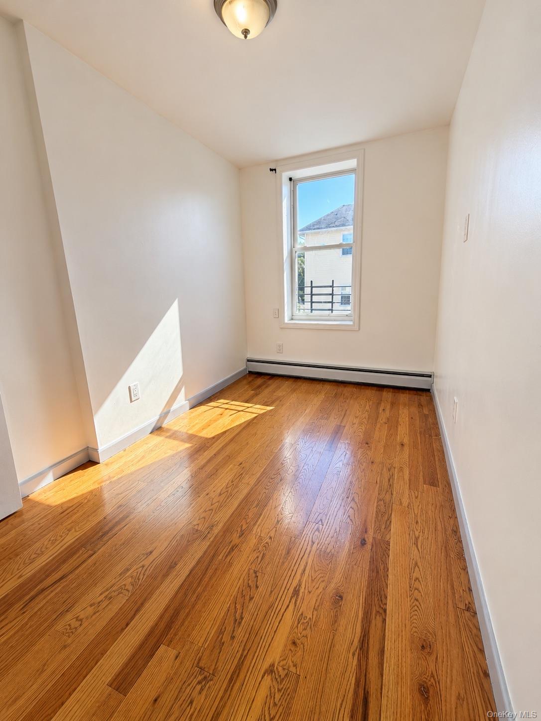 1094 Blake Avenue – For Sale photo 8