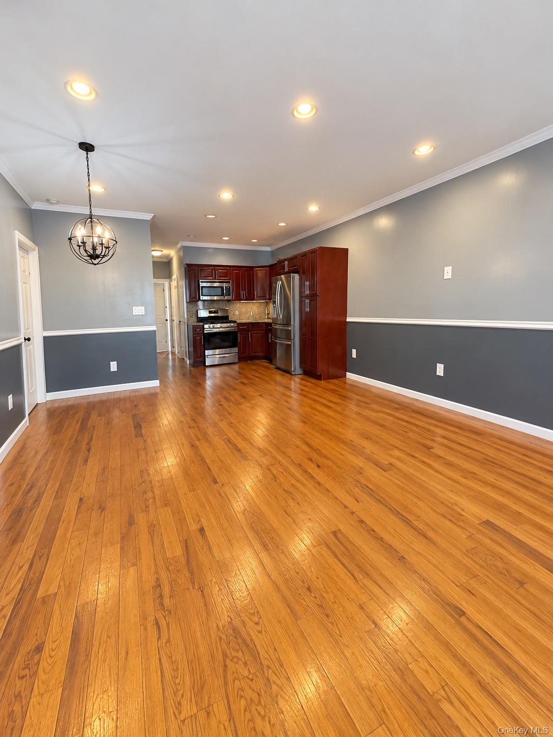 1094 Blake Avenue – For Sale photo 10