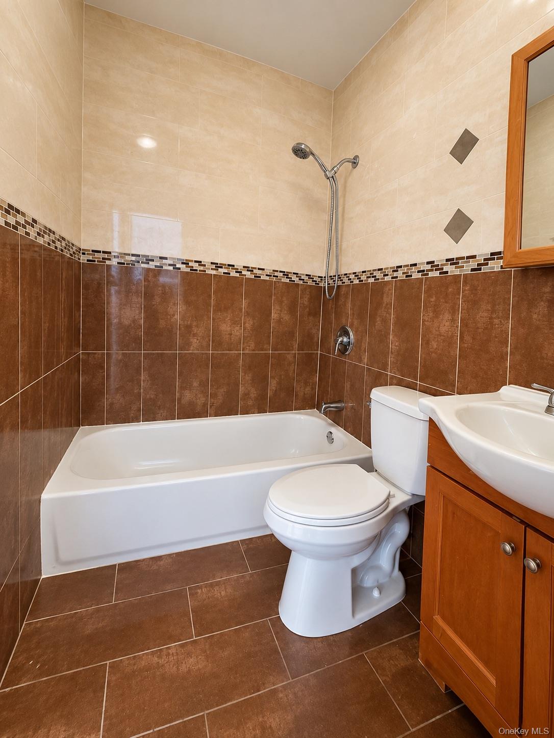 1094 Blake Avenue – For Sale photo 4