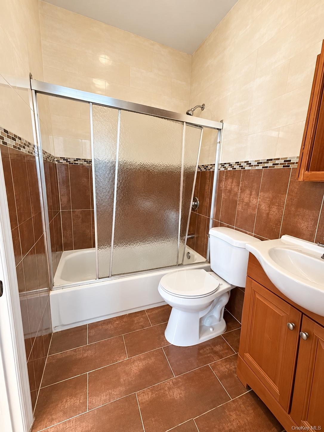 1094 Blake Avenue – For Sale photo 7