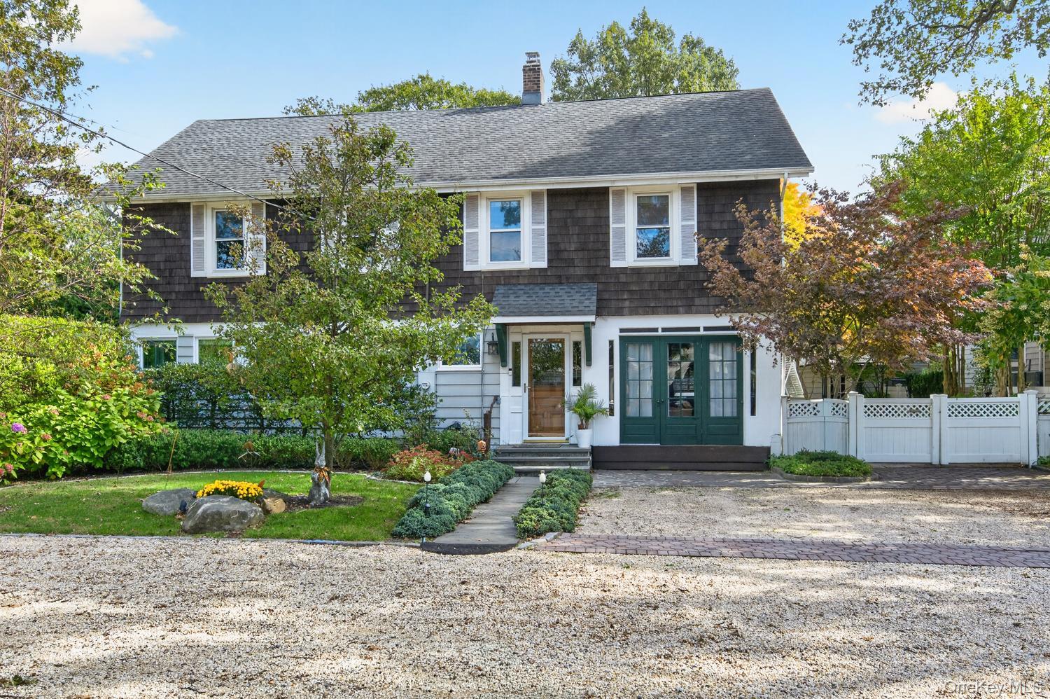 17 Adams Avenue – For Sale photo 2