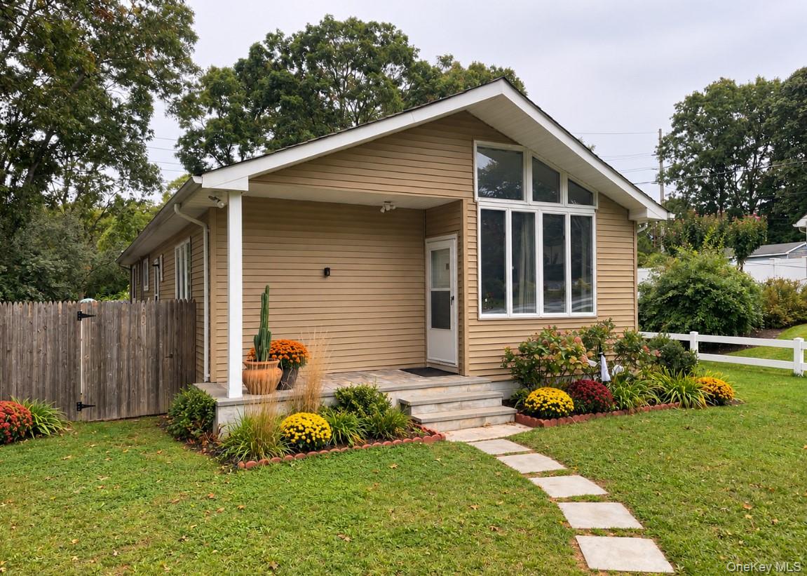 237 Carleton Drive E – For Sale