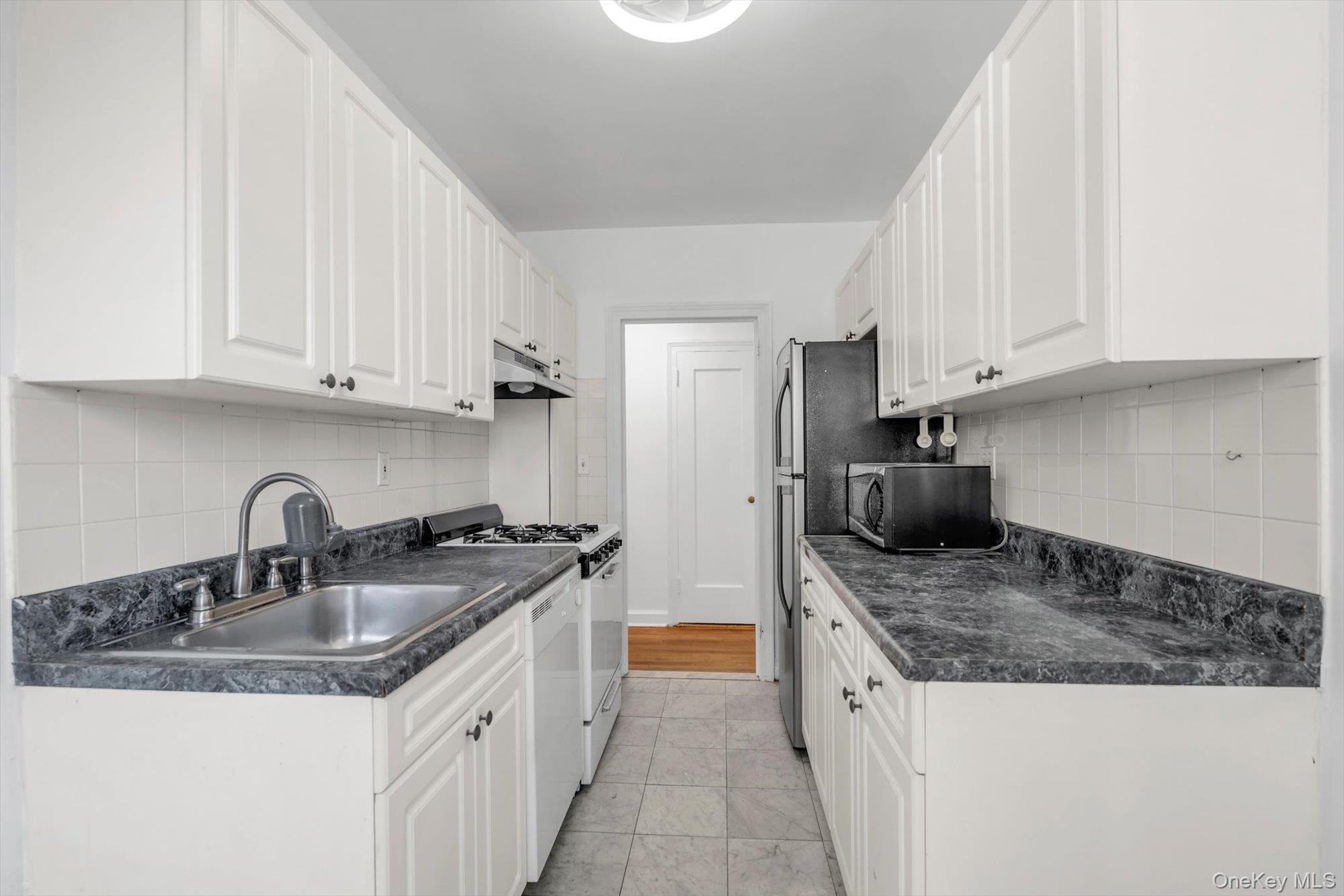 54-17 31st Avenue, Unit 4K photo 9
