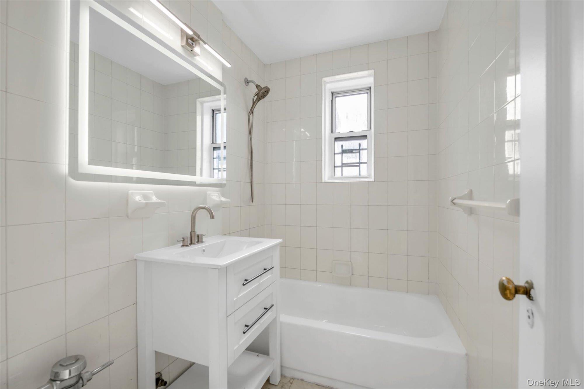 54-17 31st Avenue, Unit 4K photo 13