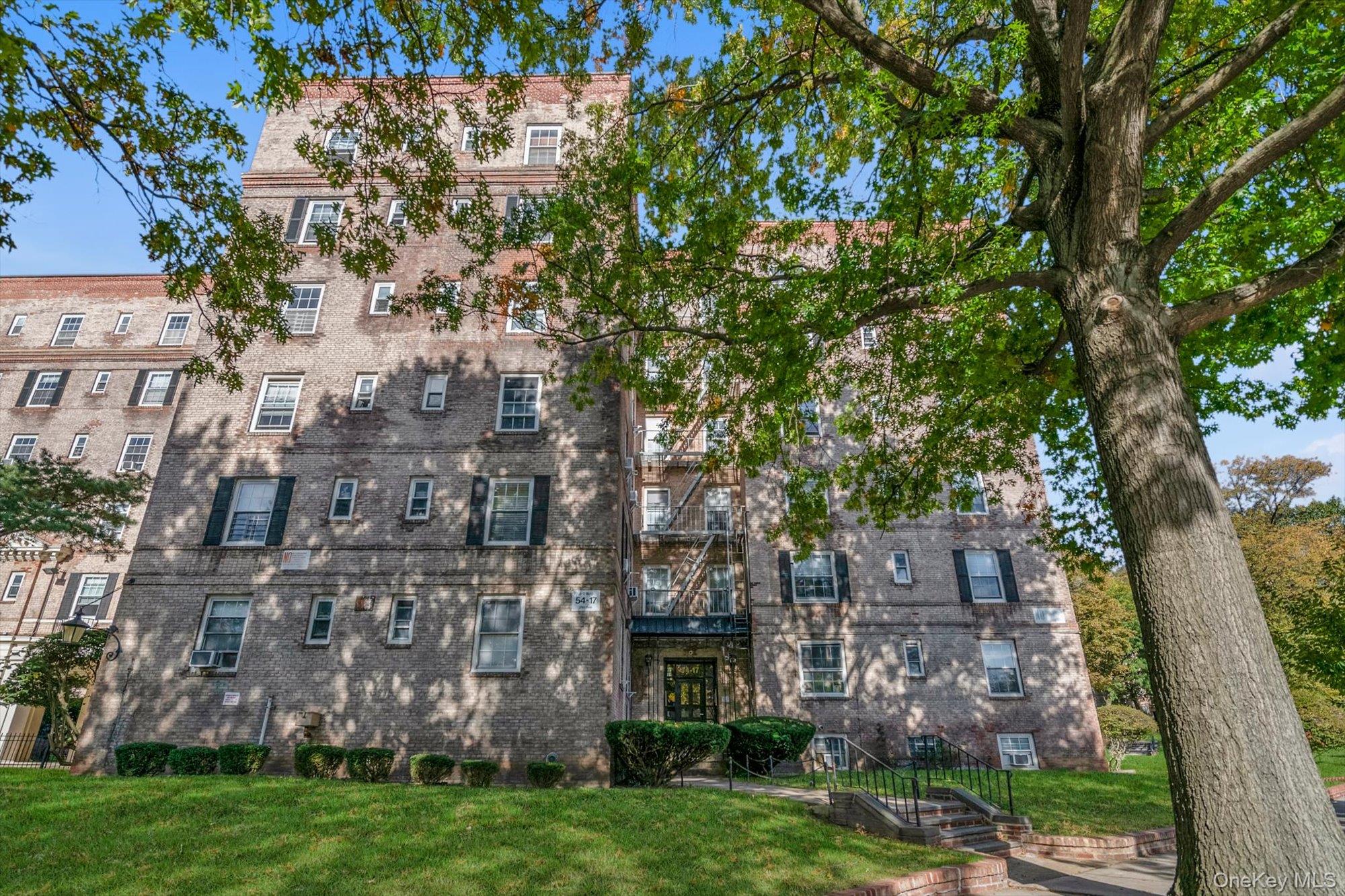 54-17 31st Avenue, Unit 4K photo 17