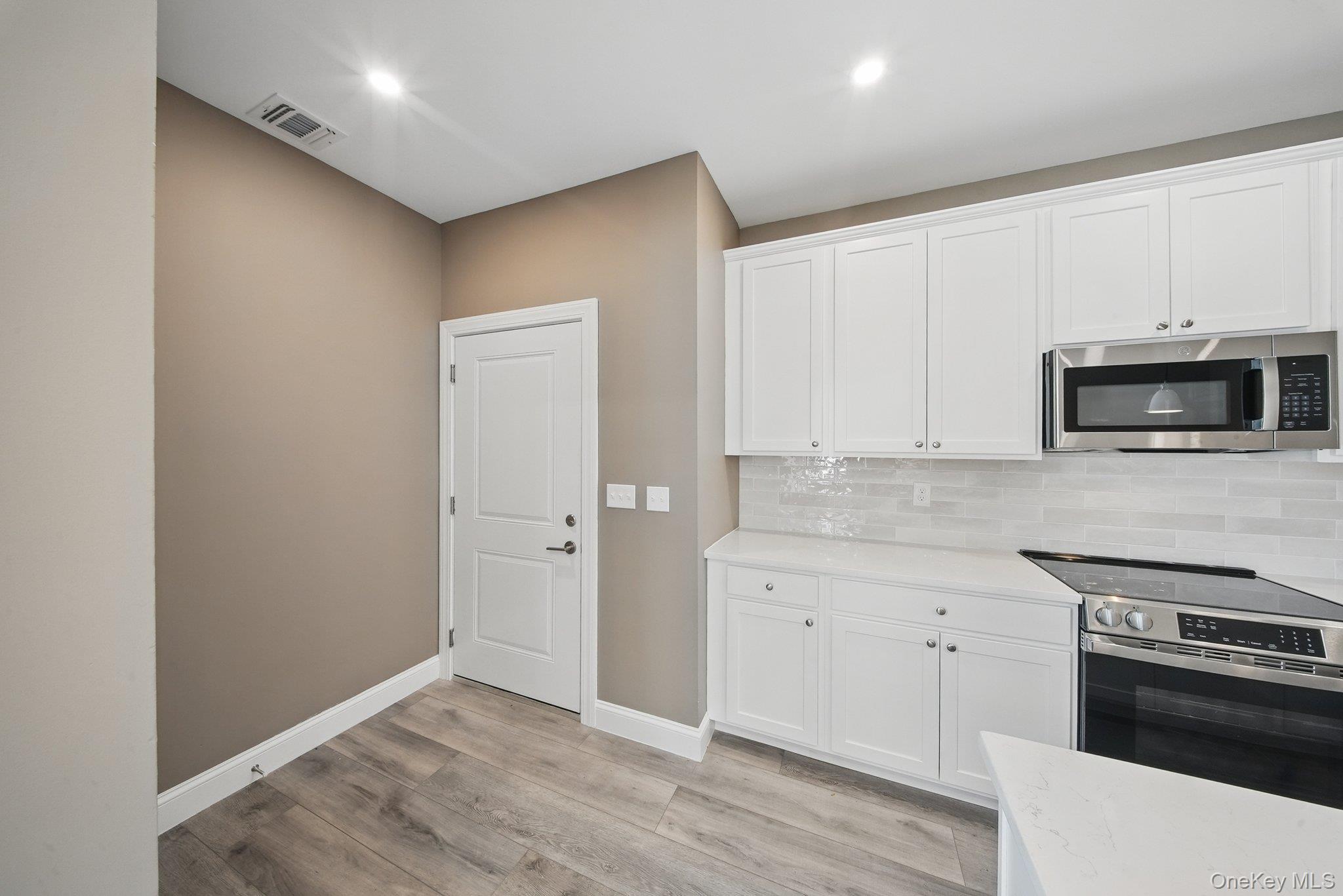 2 Giada Lane, Unit 1 photo 5