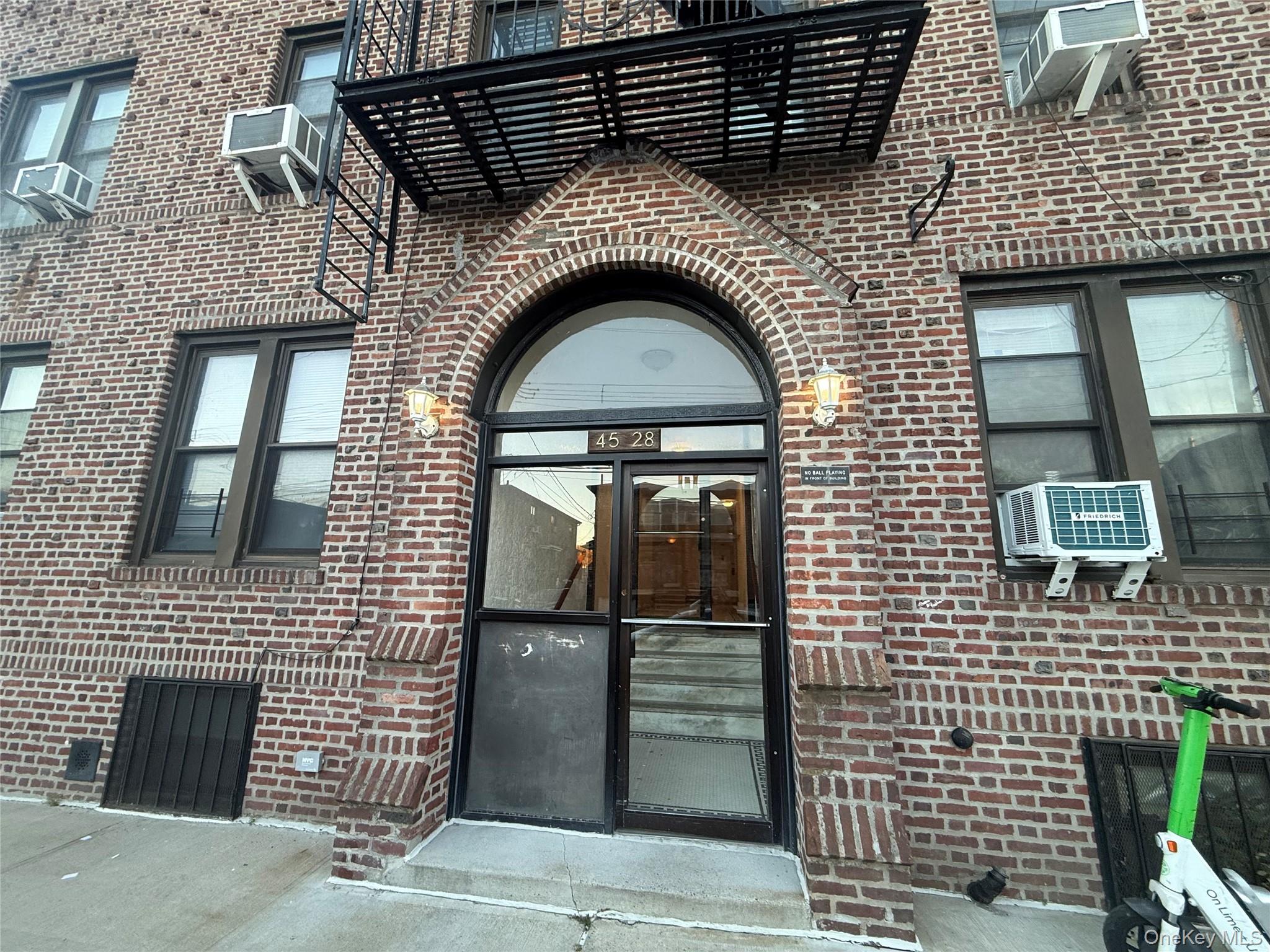 4528 Smart Street – For Sale photo 2