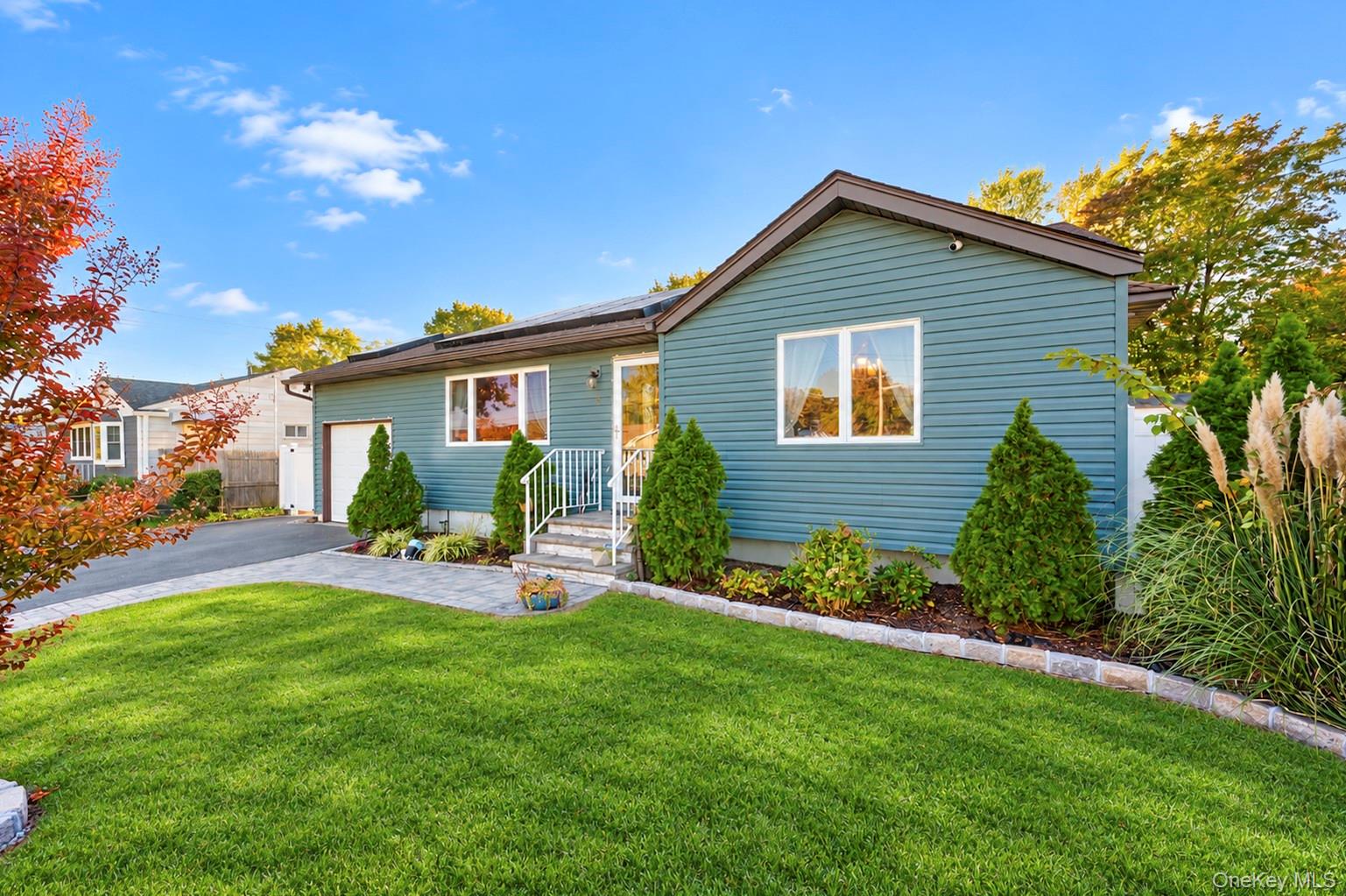 16 Neptune Avenue – For Sale photo 5