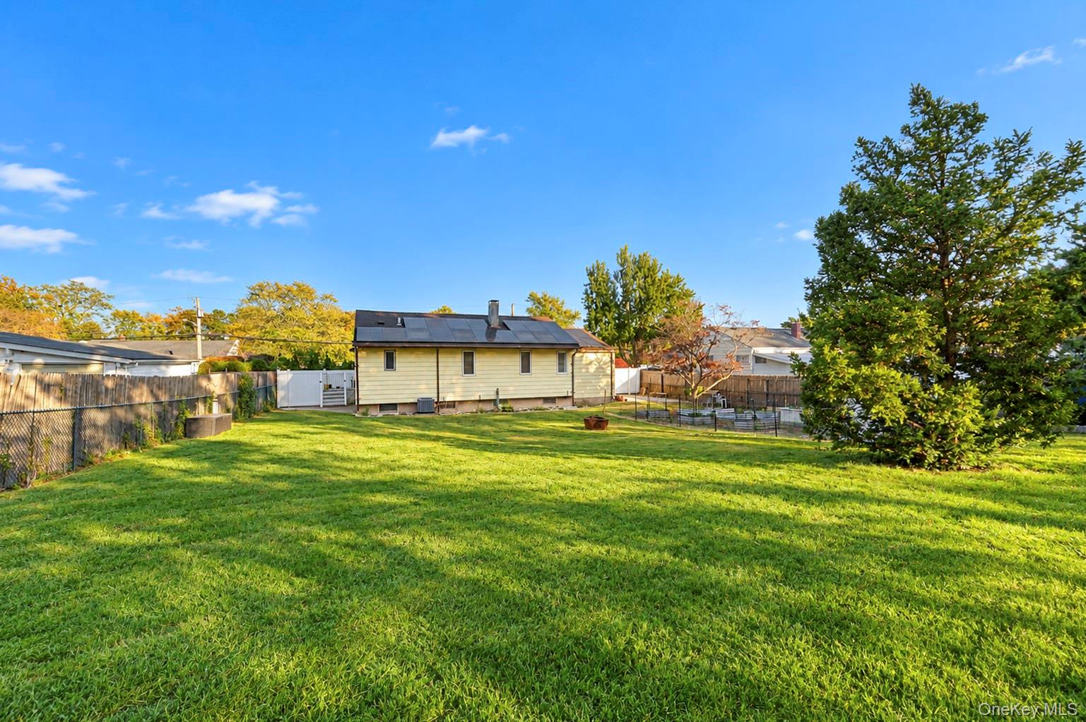 16 Neptune Avenue – For Sale photo 11