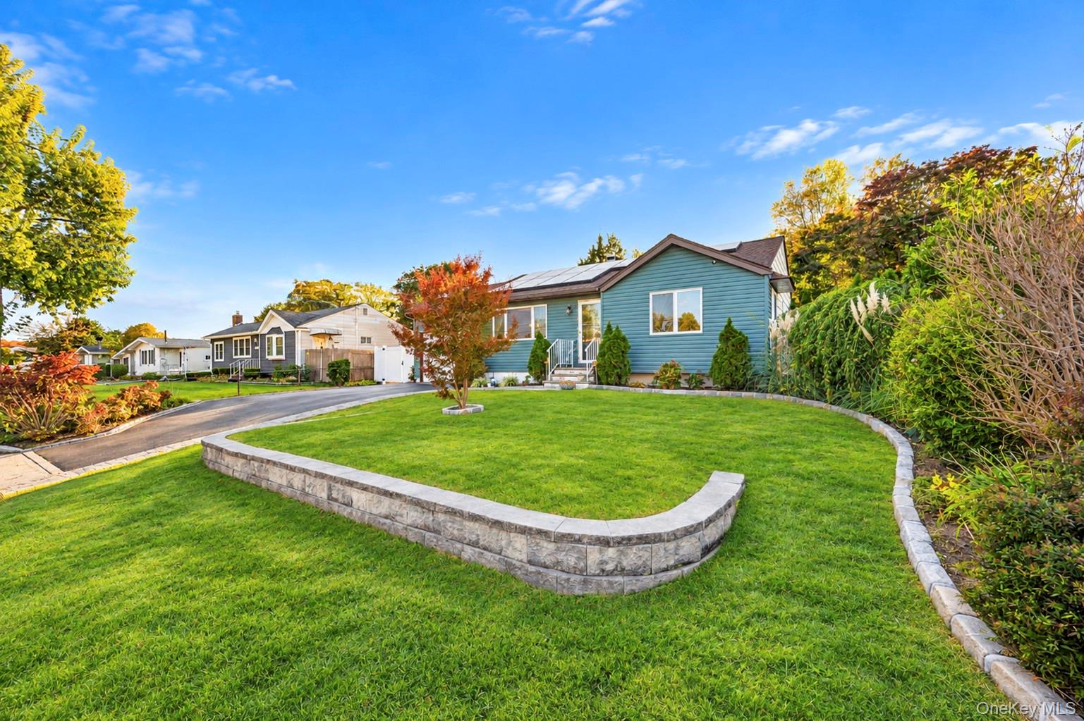 16 Neptune Avenue – For Sale photo 4