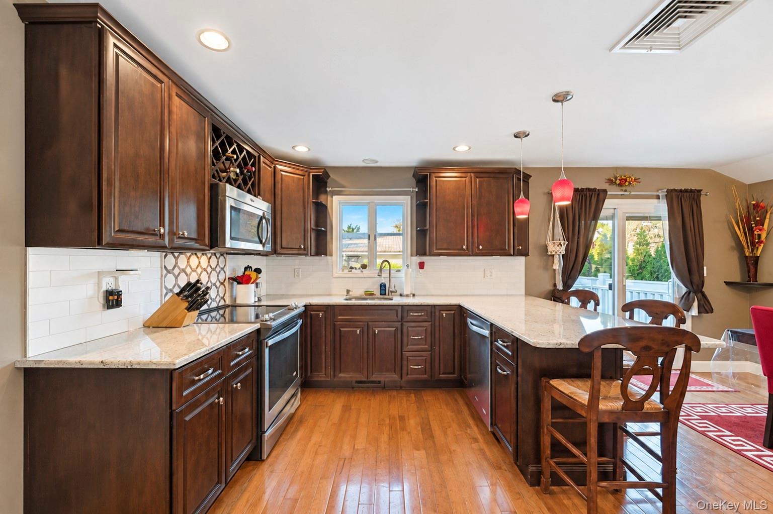16 Neptune Avenue – For Sale photo 24
