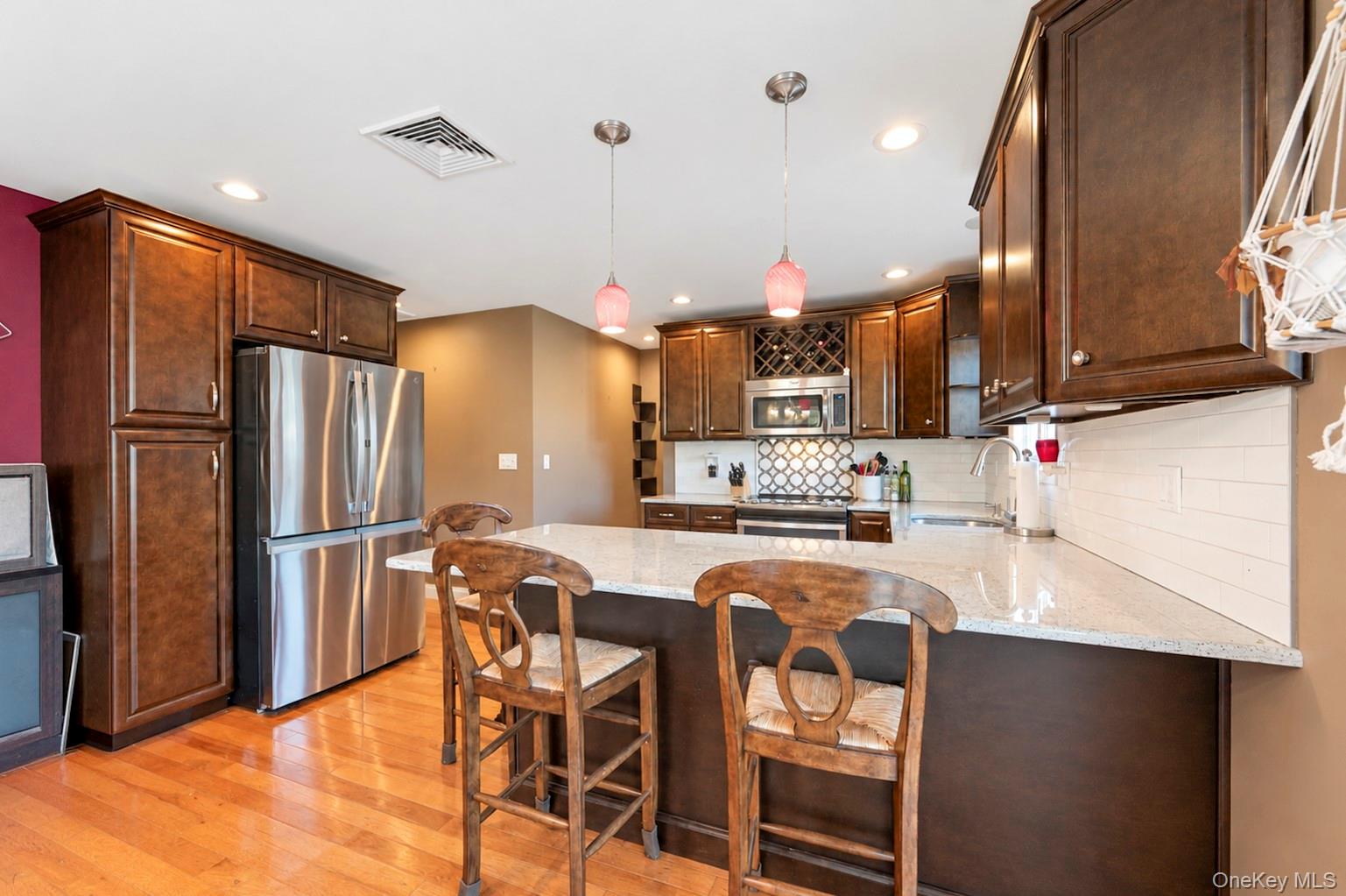 16 Neptune Avenue – For Sale photo 28