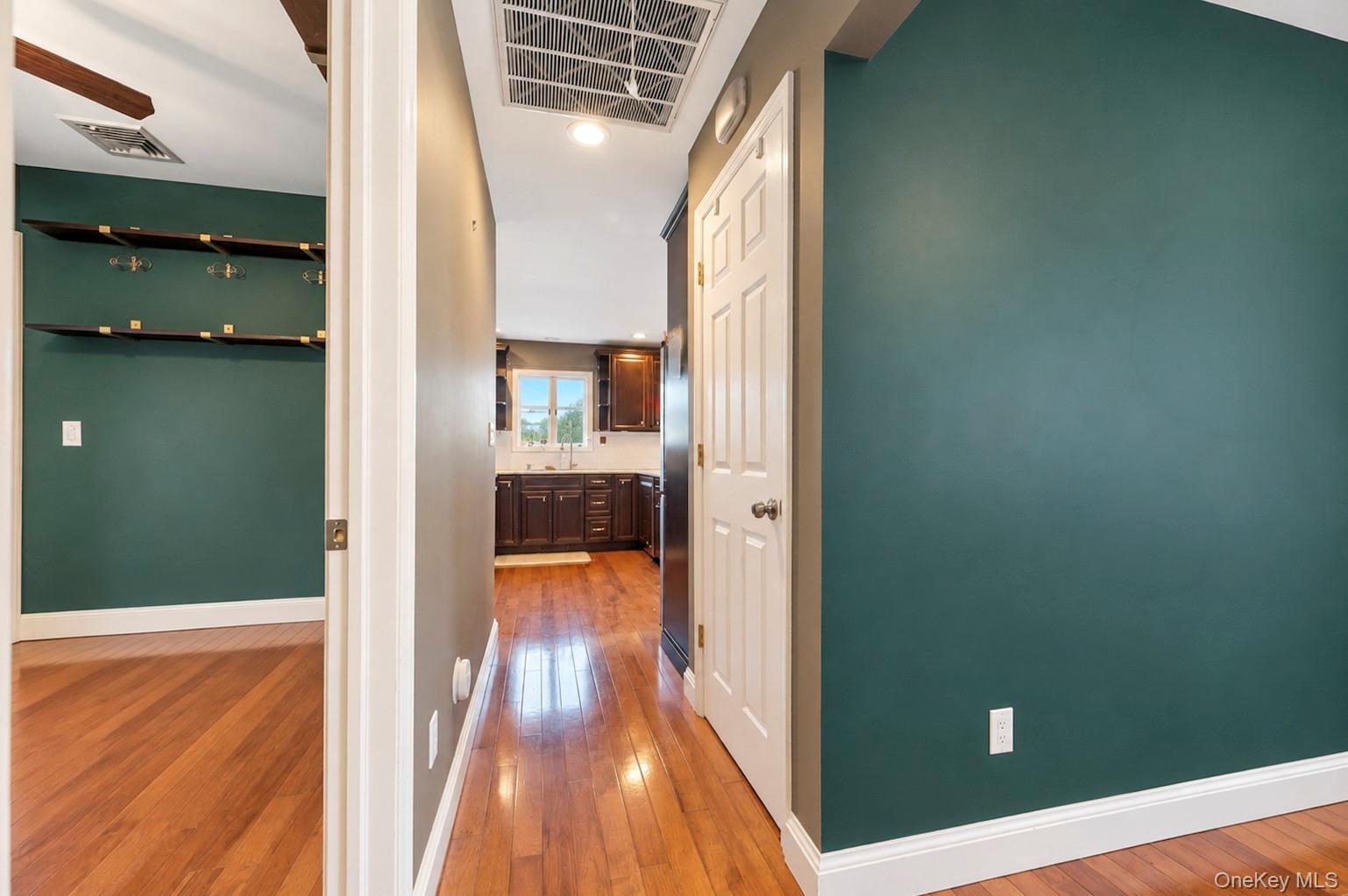 16 Neptune Avenue – For Sale photo 30