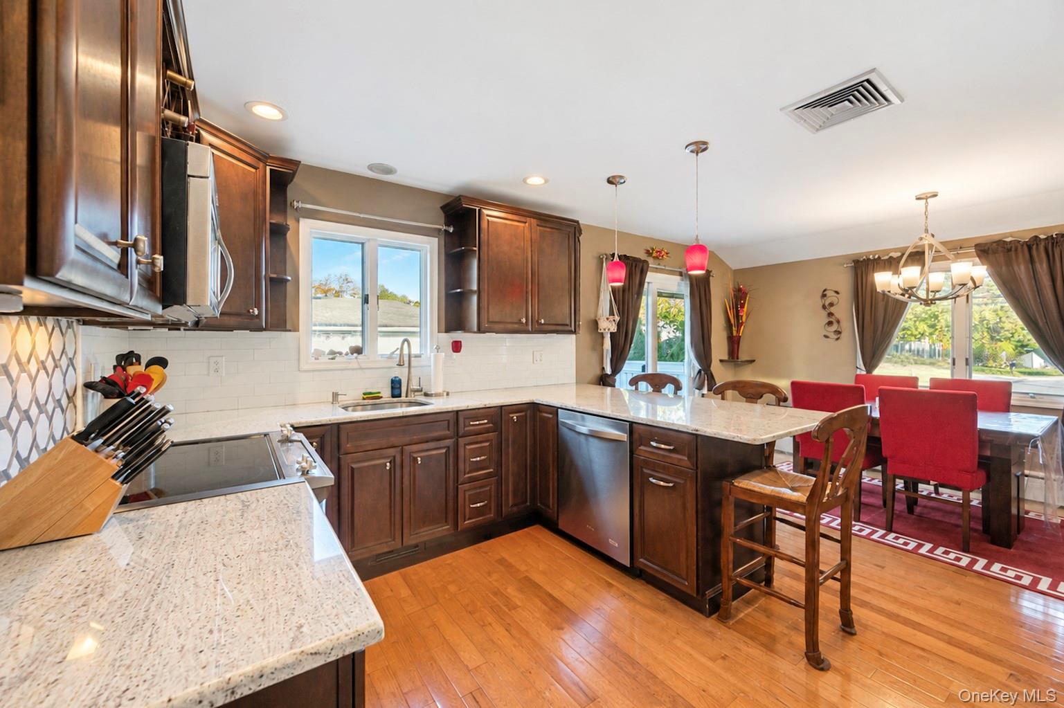 16 Neptune Avenue – For Sale photo 25