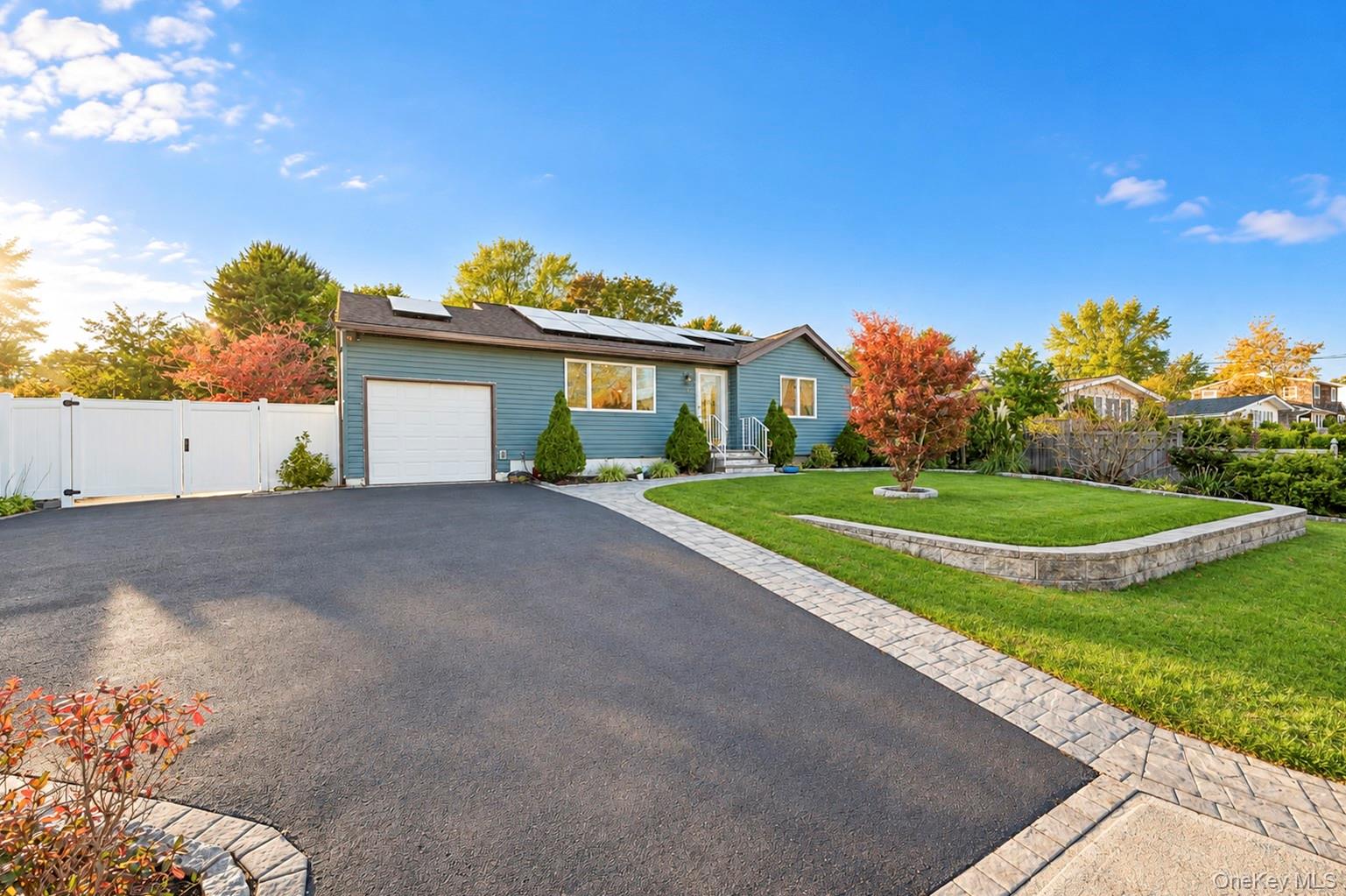 16 Neptune Avenue – For Sale photo 3