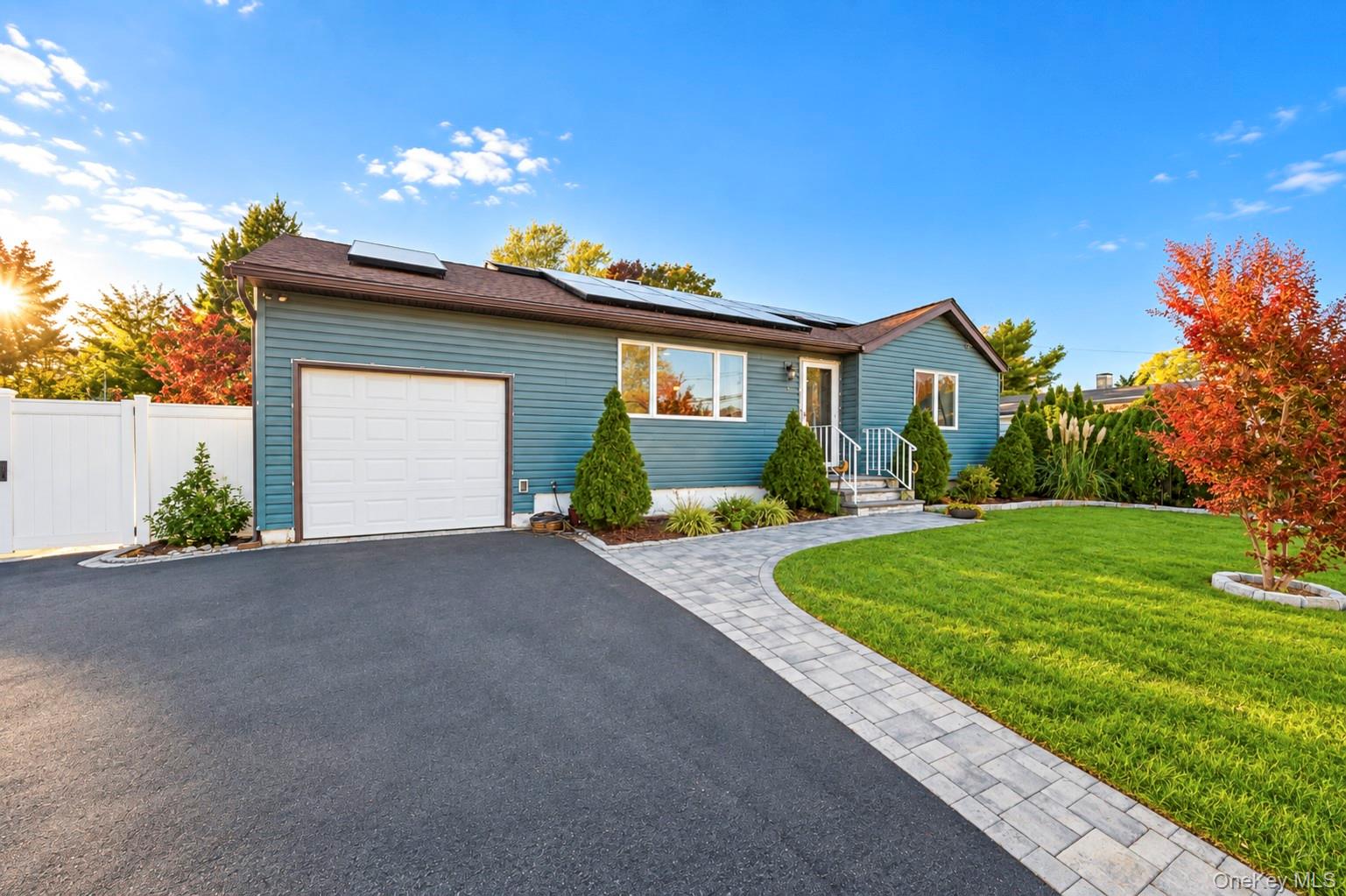 16 Neptune Avenue – For Sale photo 6