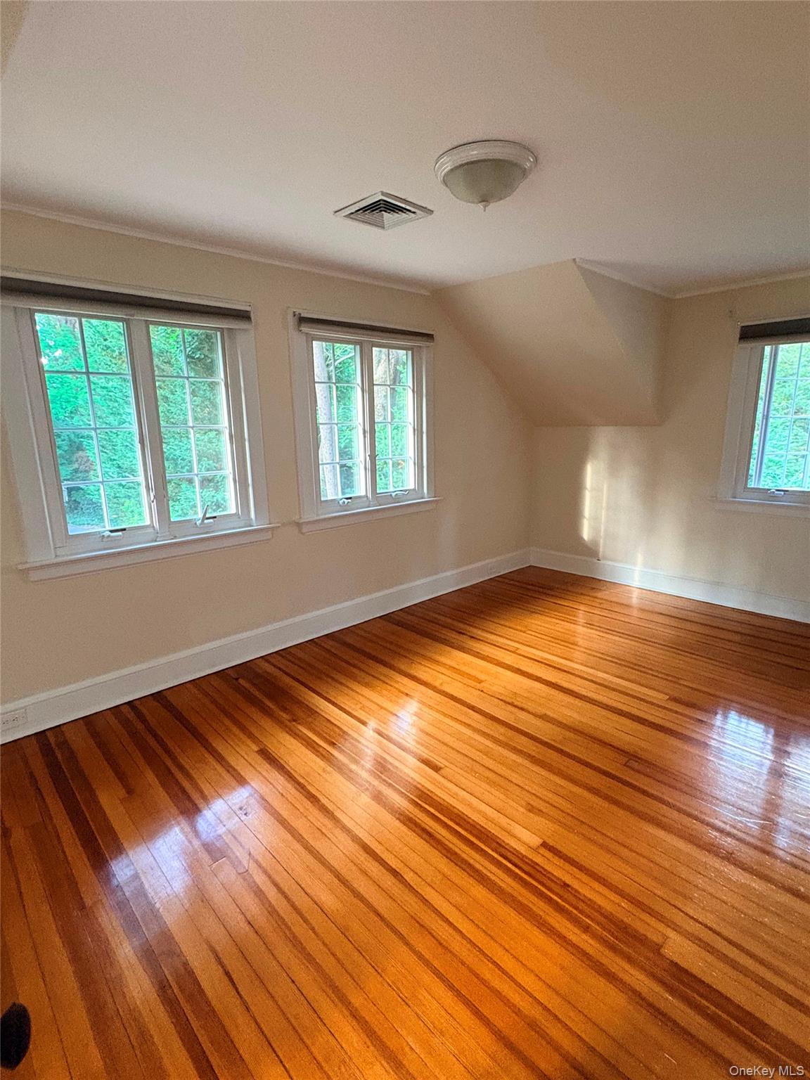 6 Tower Rd – For Rent photo 10