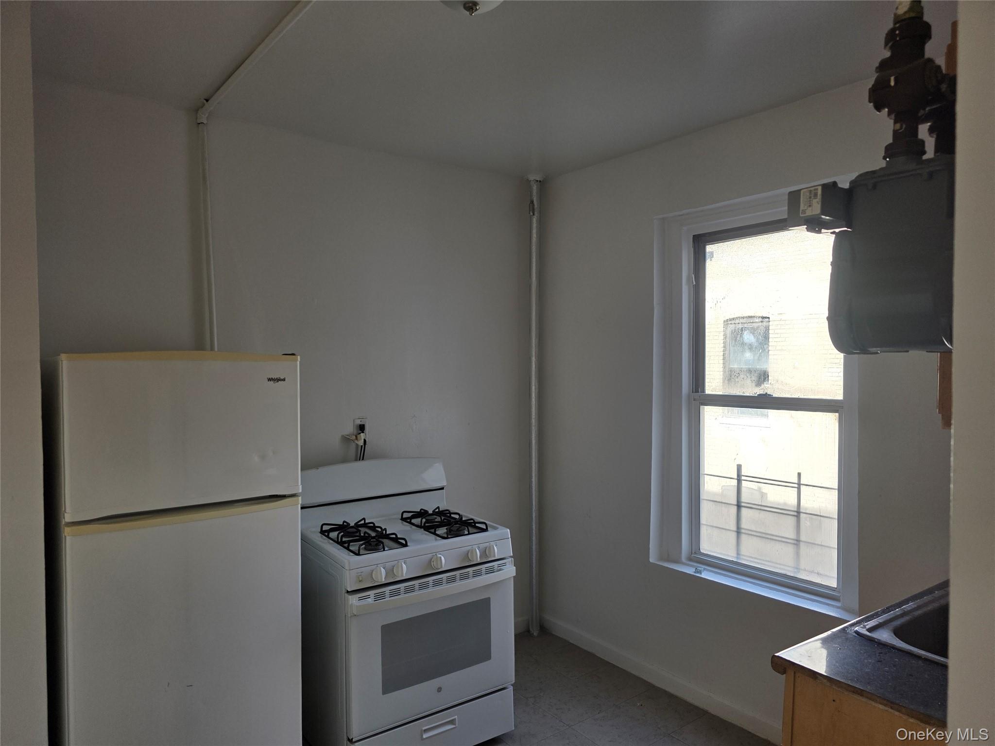 2015 Southern Blvd, Unit 7E photo 3