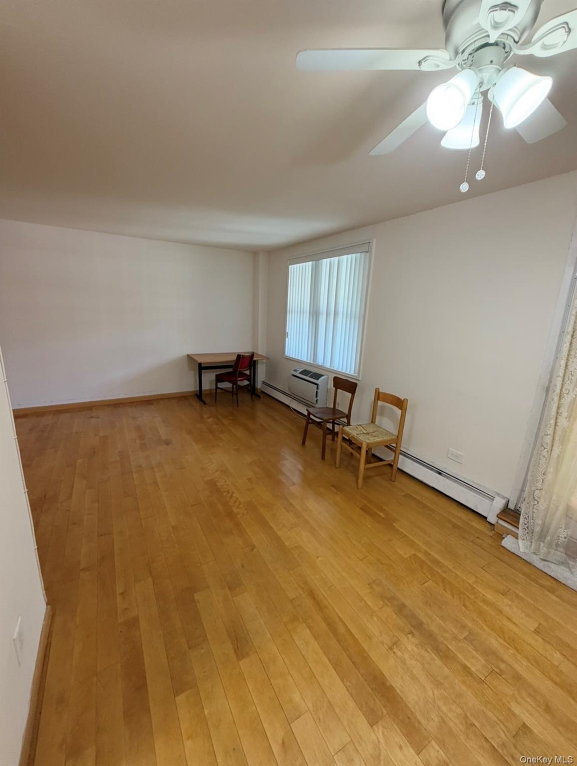 140-55 34 Avenue, Unit 4R photo 3