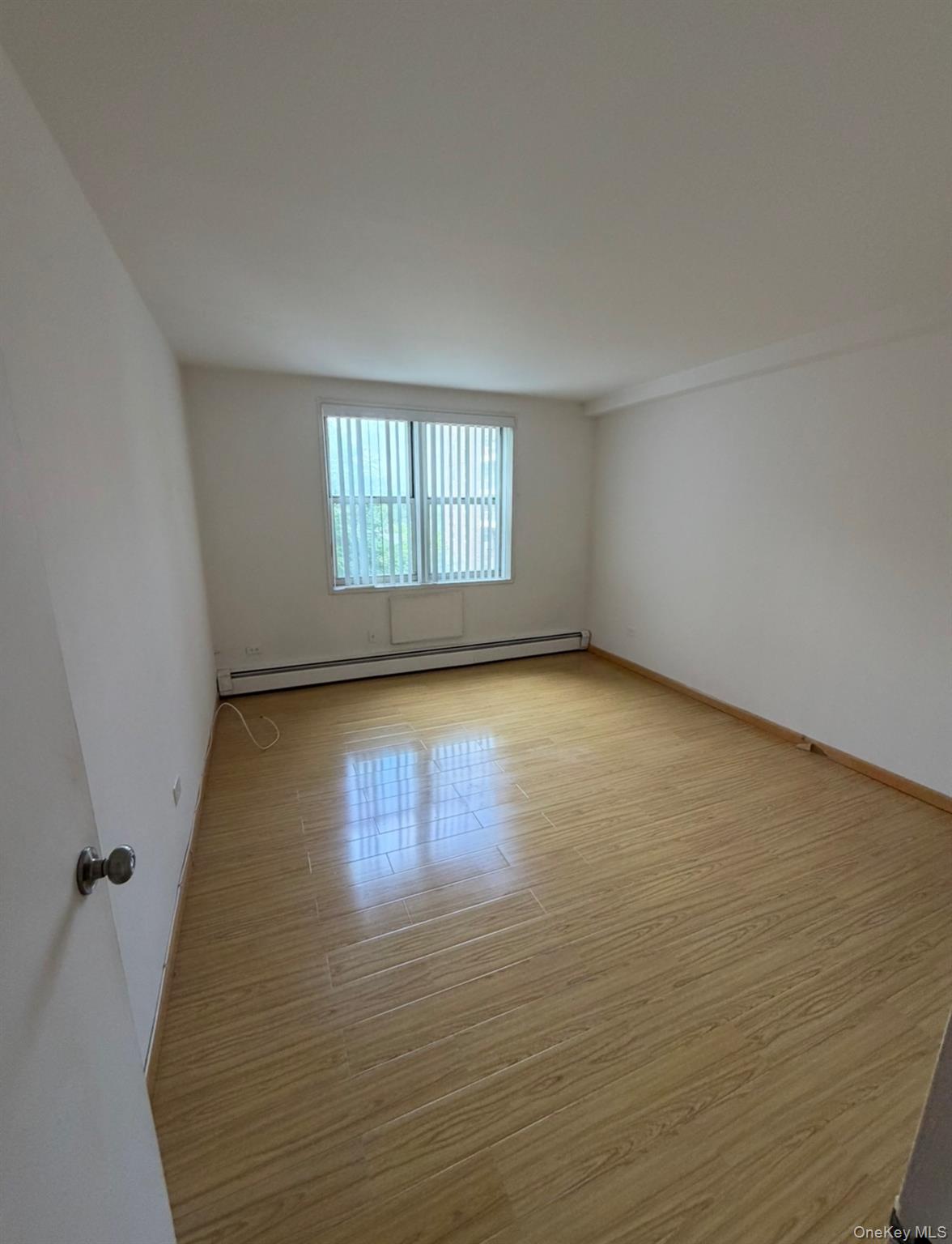140-55 34 Avenue, Unit 4R photo 4