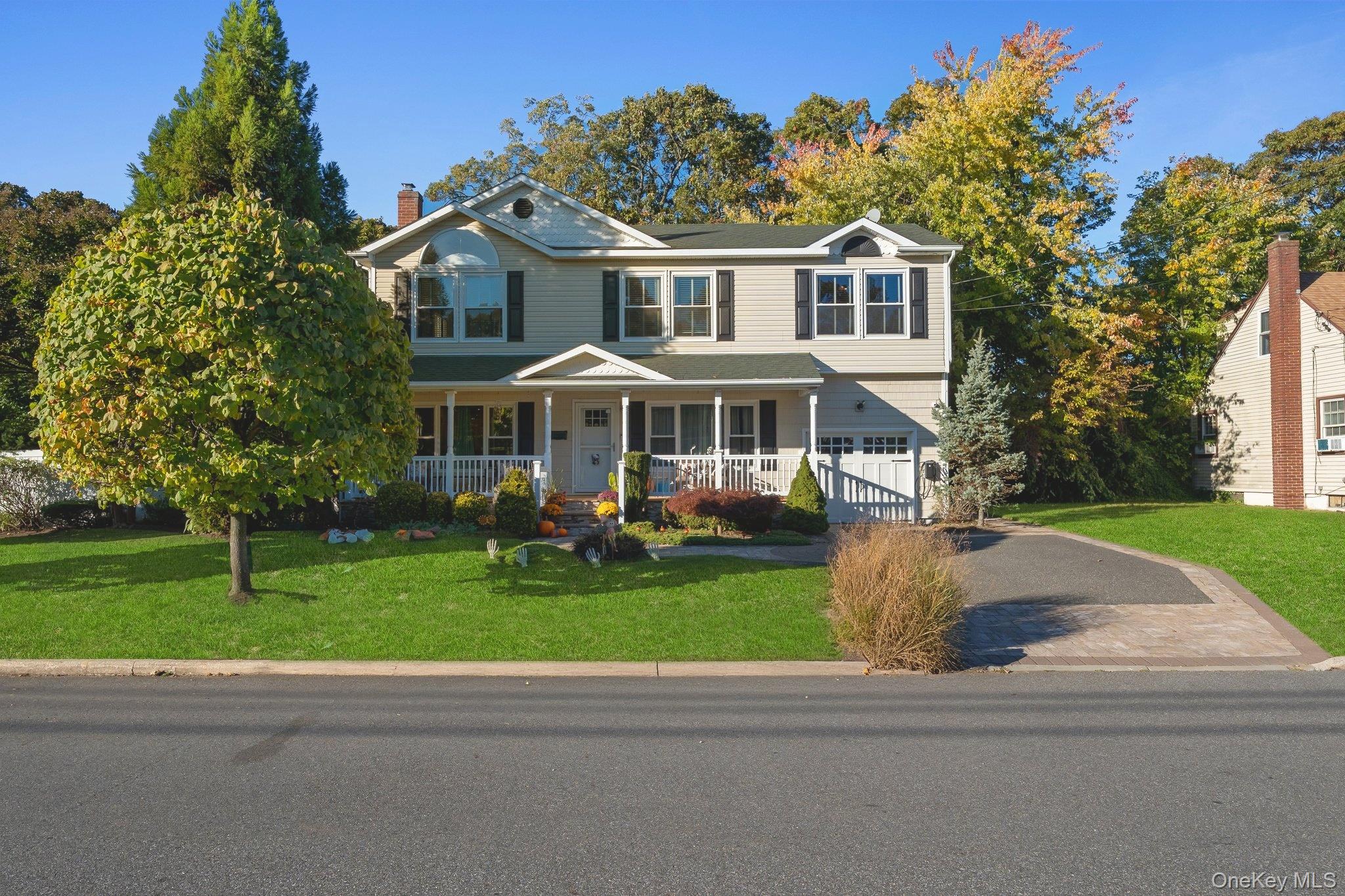 11 Elaine Drive – For Sale photo 2