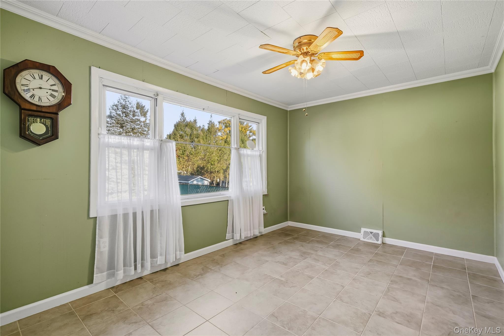 12 Woodland Road – For Sale photo 16