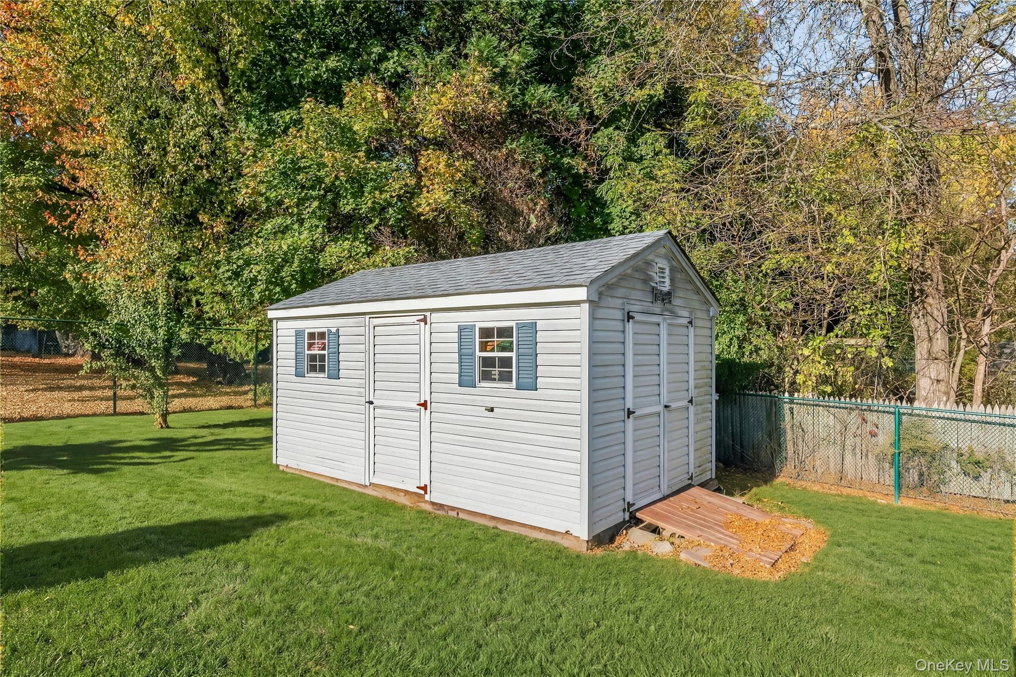 12 Woodland Road – For Sale photo 40