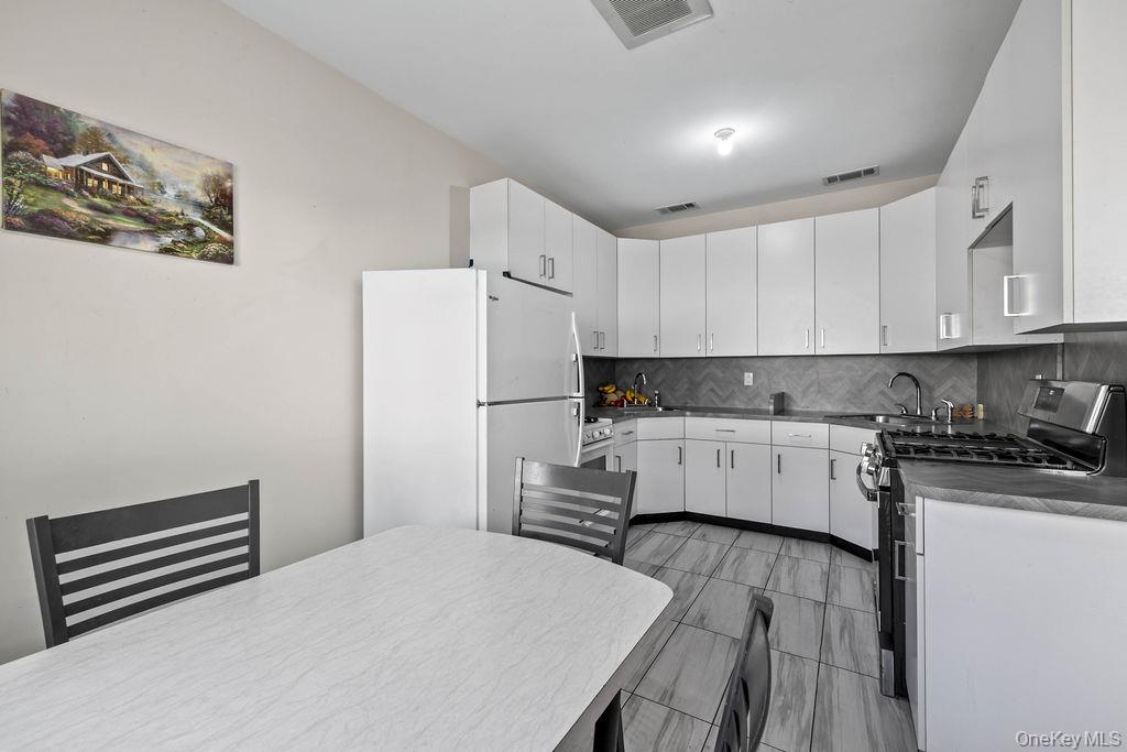 61 Blauvelt Road, Unit 102 photo 13