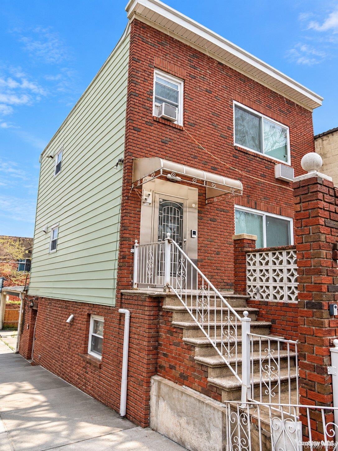 34 Marginal Street W – For Sale photo 2