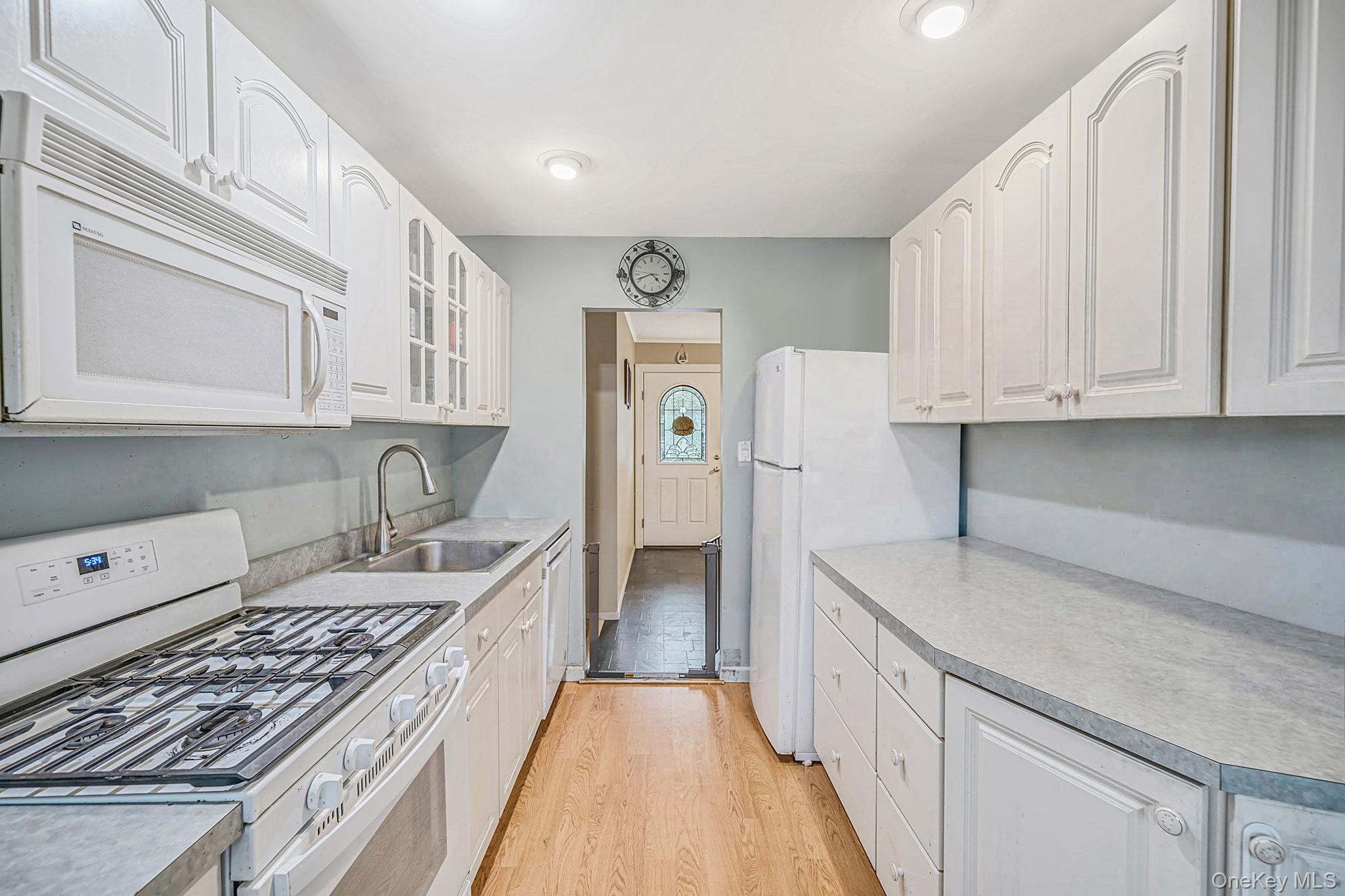 621 Connetquot Avenue – For Sale photo 9