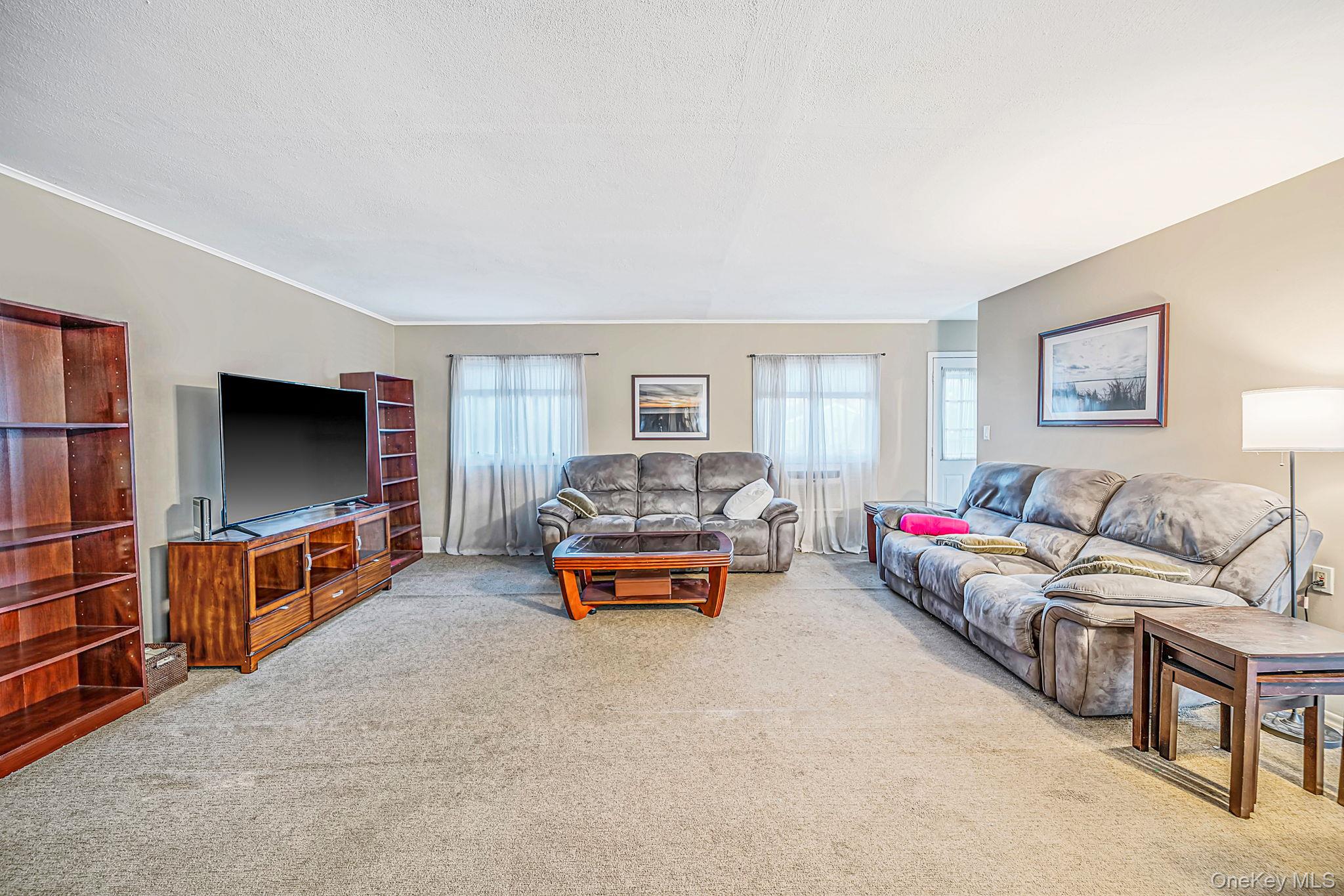 621 Connetquot Avenue – For Sale photo 5