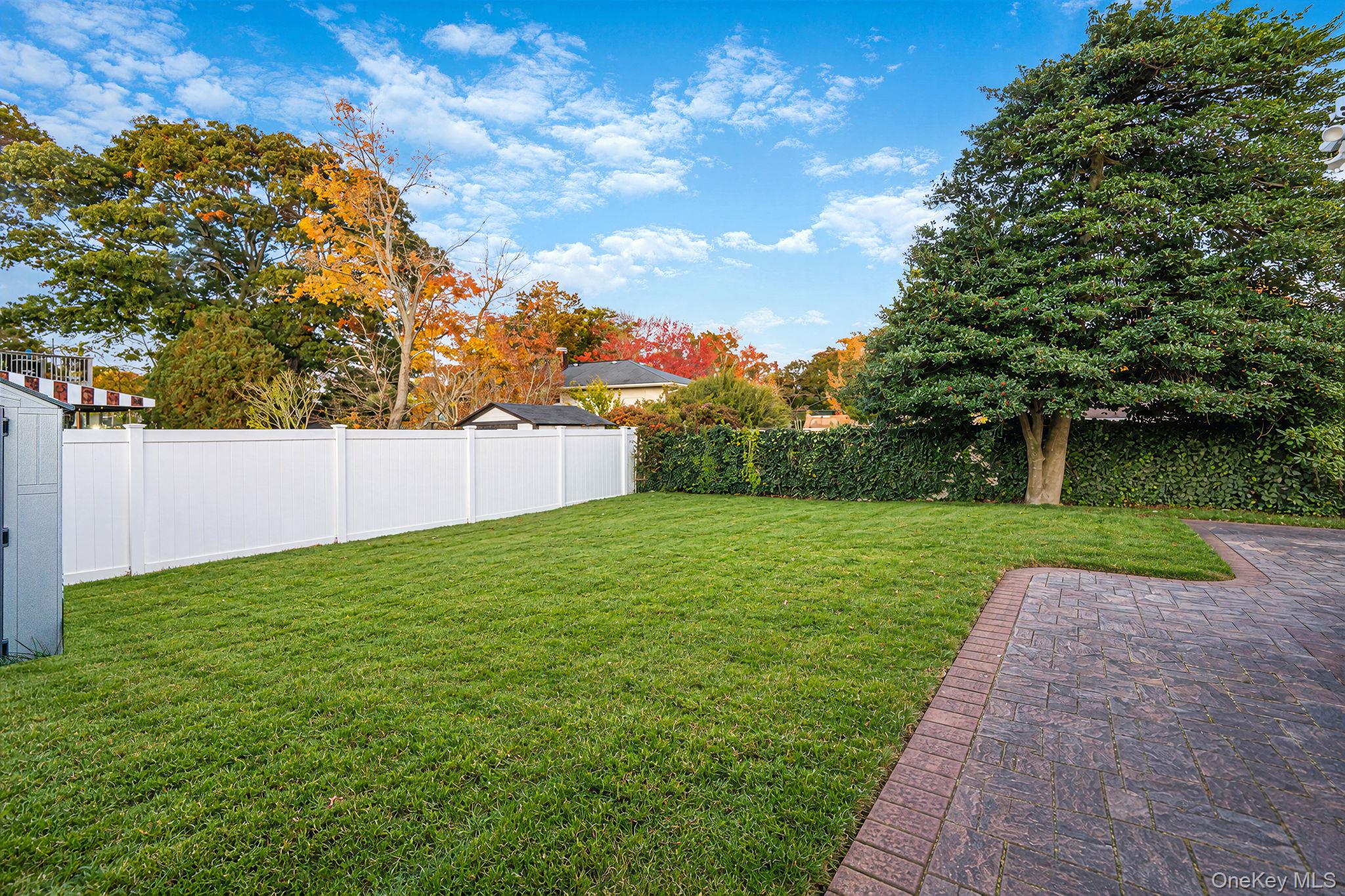 621 Connetquot Avenue – For Sale photo 31