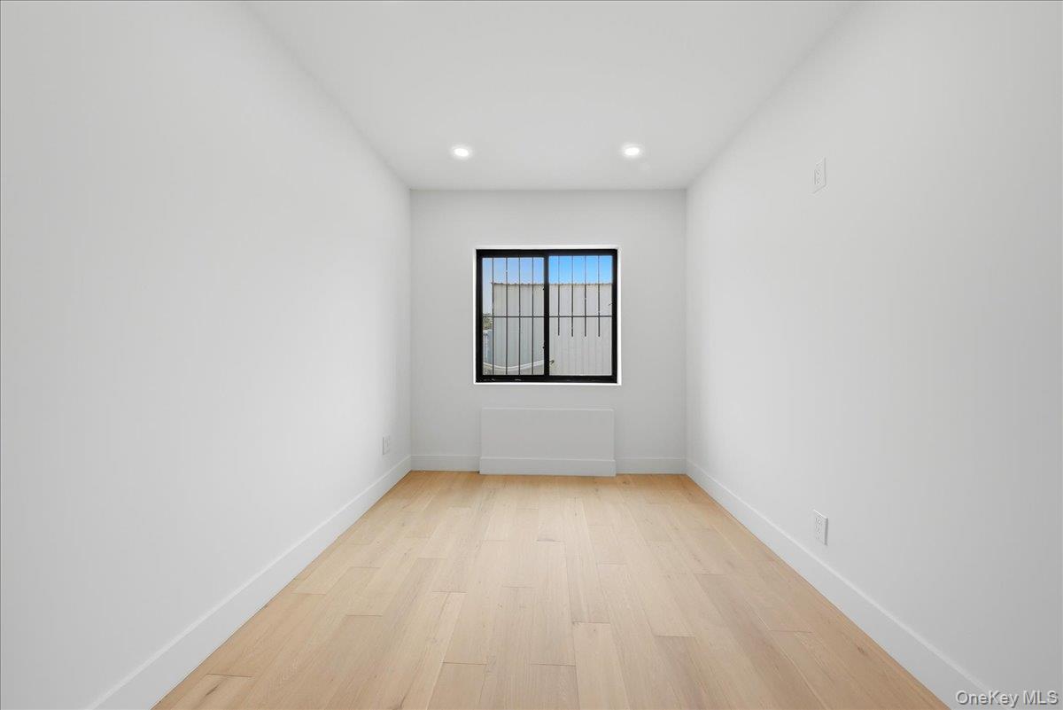 122 E 46th St – For Sale photo 13