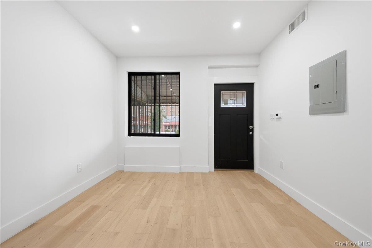 122 E 46th St – For Sale photo 6