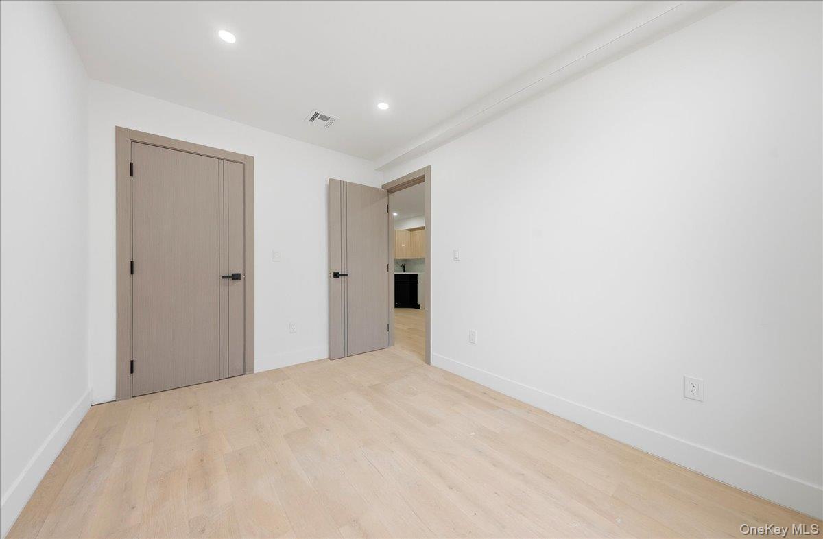 122 E 46th St – For Sale photo 15