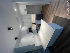 12 Backman Avenue, Unit 3 photo 2