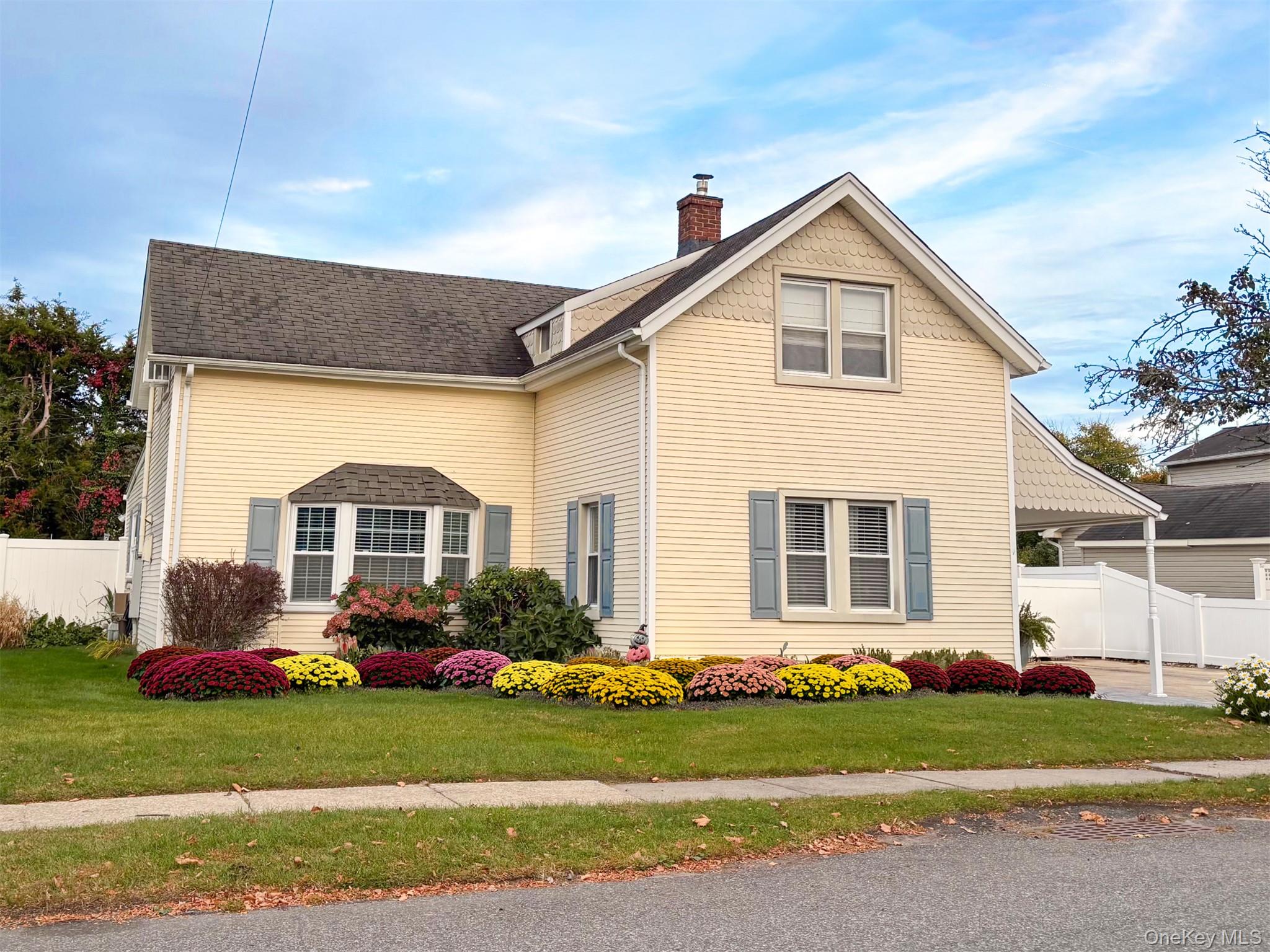 171 Smith Avenue – For Sale
