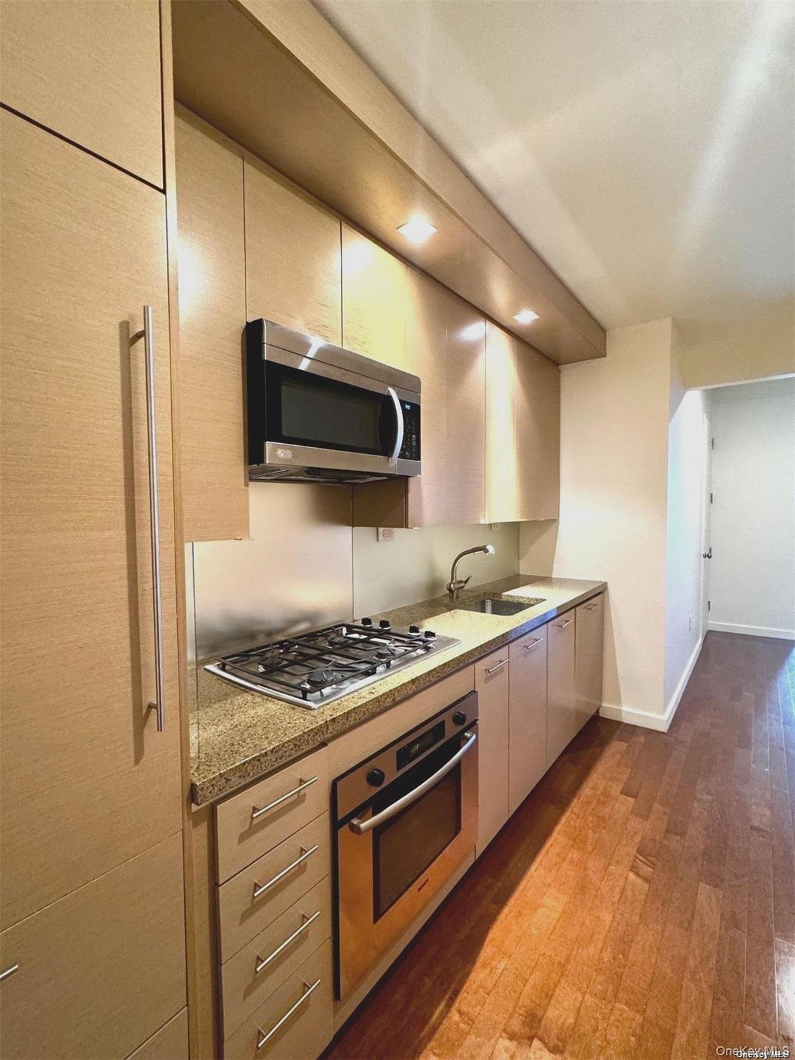 1600 Broadway, Unit 15F photo 7