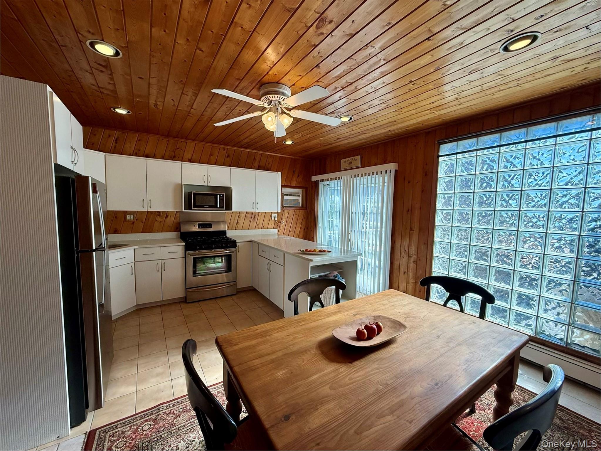 106 Monroe Boulevard, Unit 2 photo 2