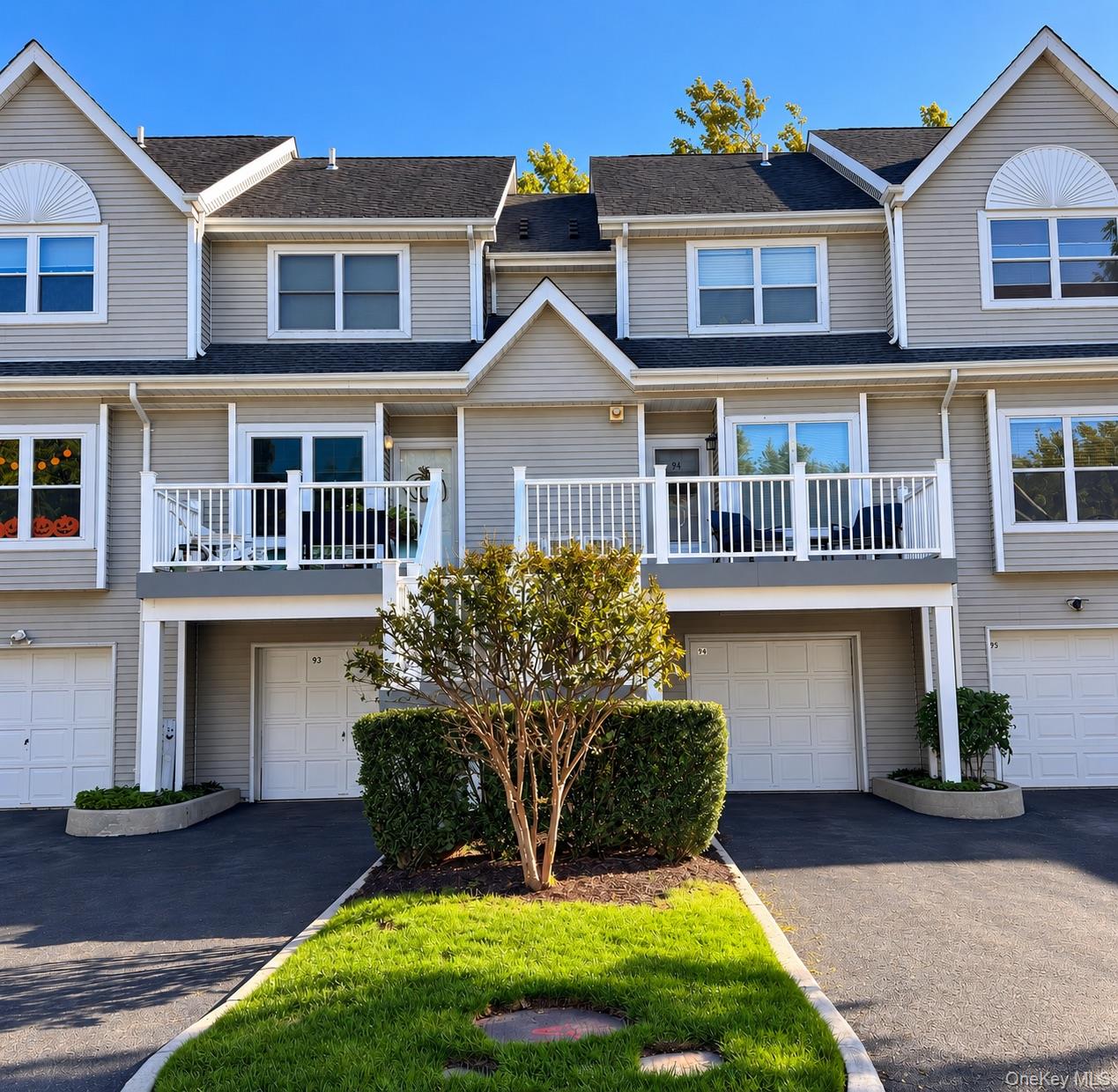 94 Leeward Lane – For Sale