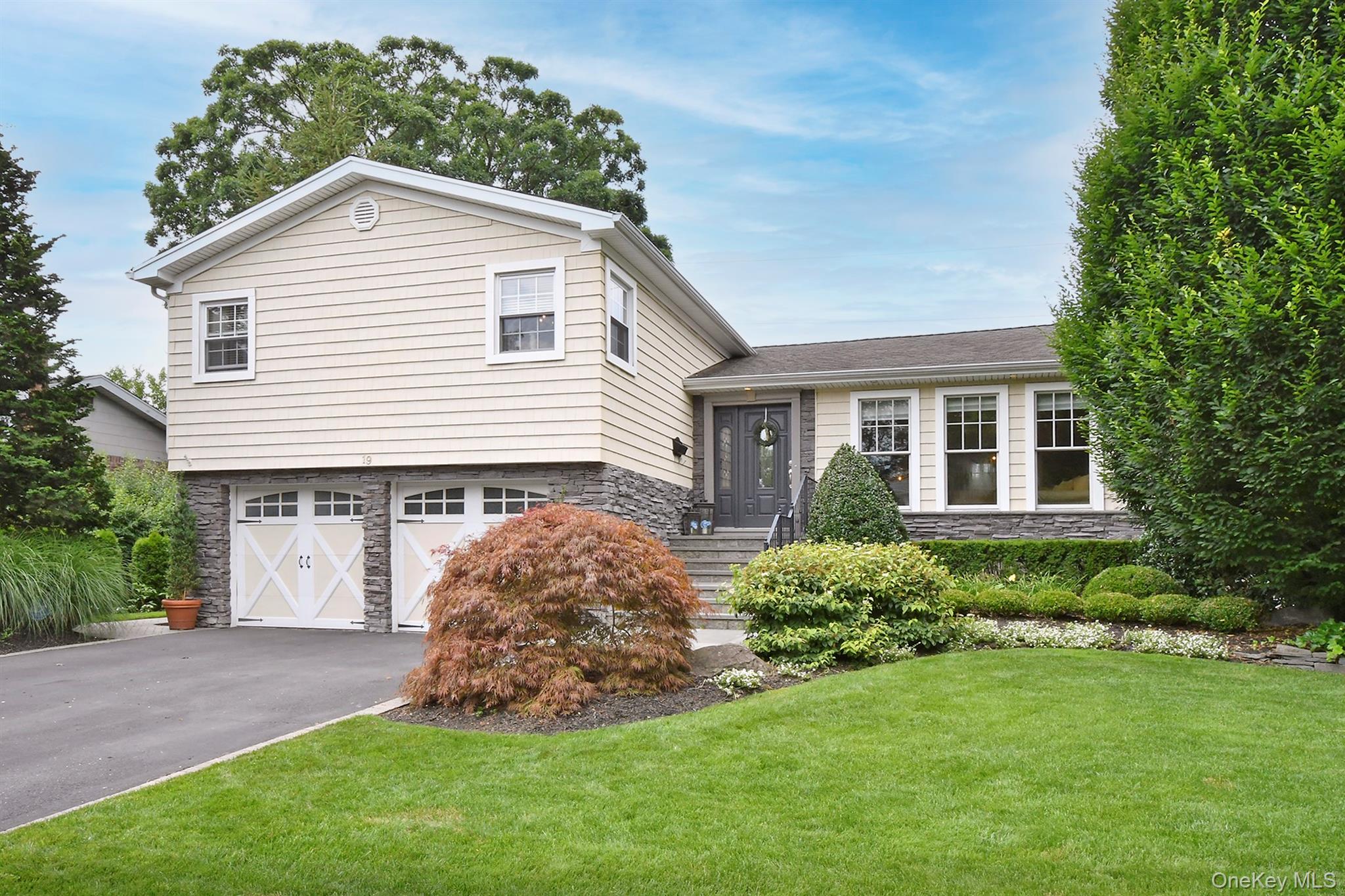 19 Clinton Lane – For Sale