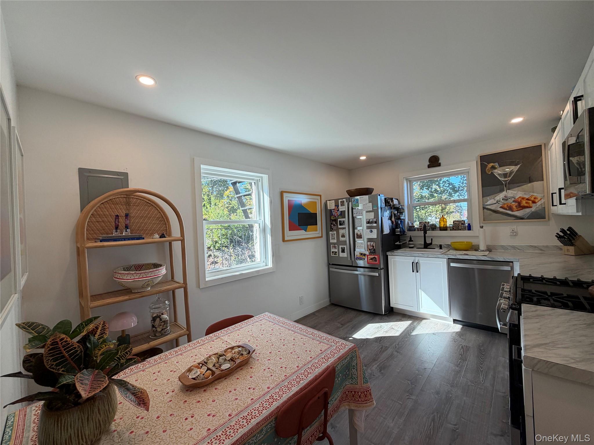 307 W Shore Road, Unit 4 photo 8