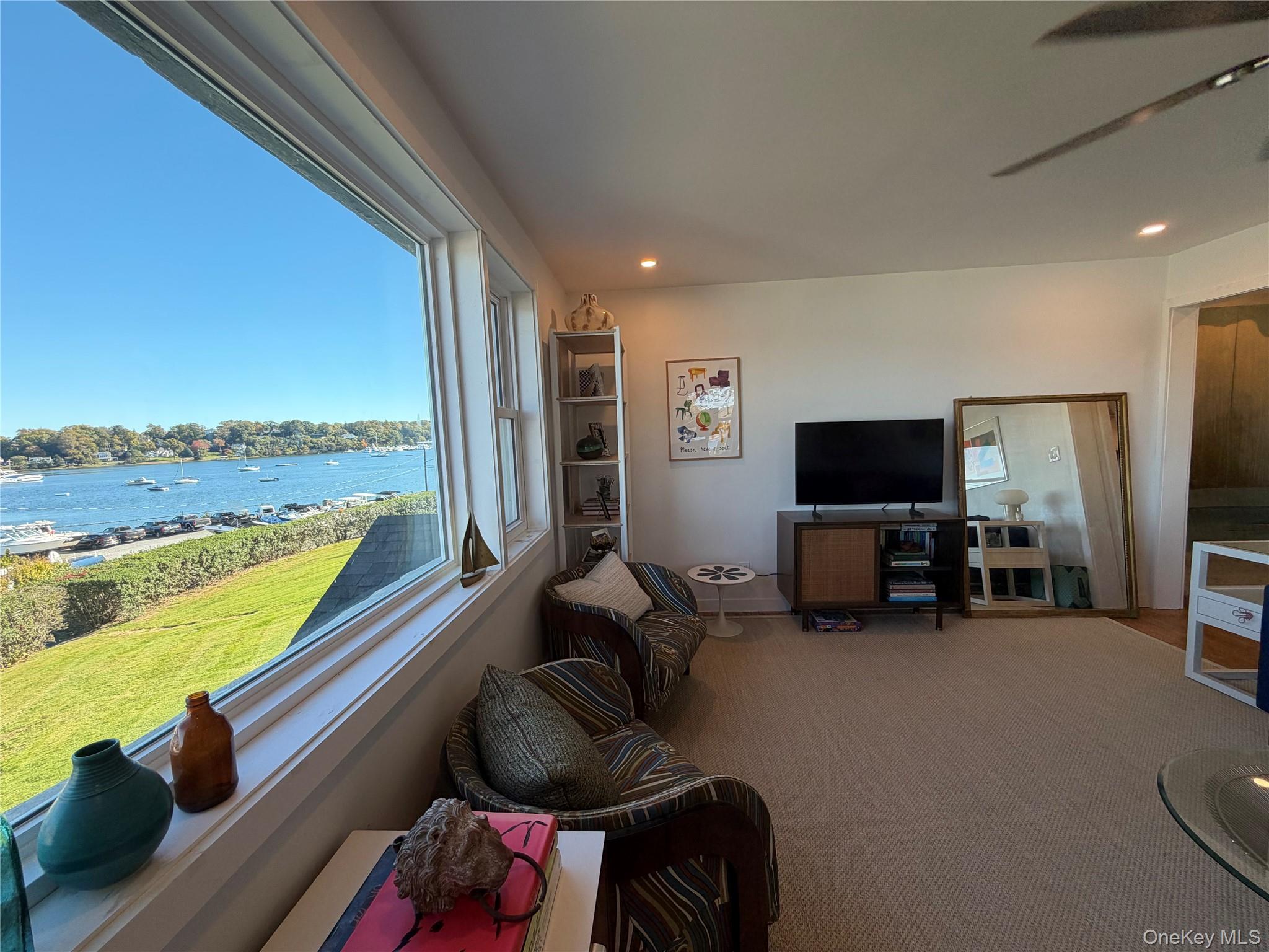307 W Shore Road, Unit 4 photo 4