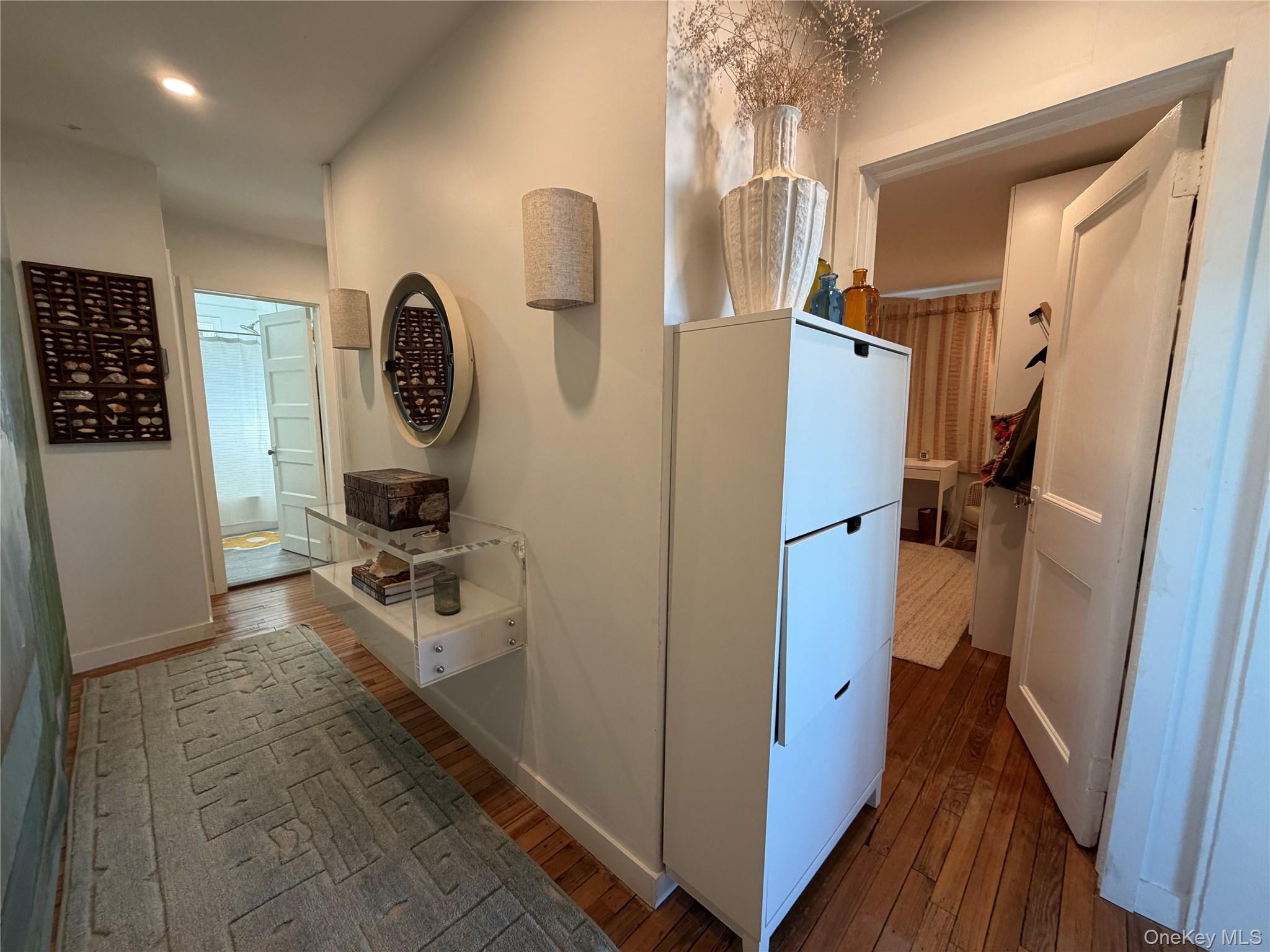 307 W Shore Road, Unit 4 photo 2