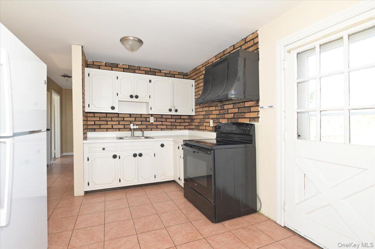 313 Warren Street – For Sale photo 7