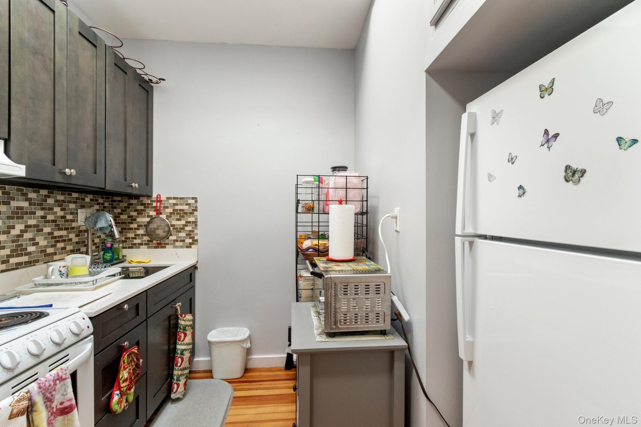 194 Jericho Turnpike – For Sale photo 12