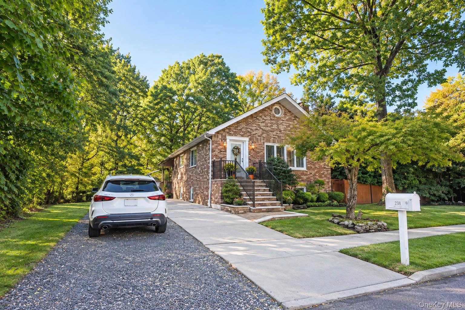 238 Saint Andrews Road – For Sale