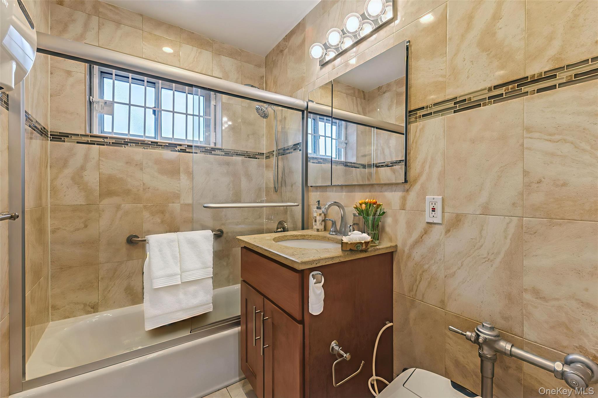 99-10 60th Avenue, Unit E6 photo 8