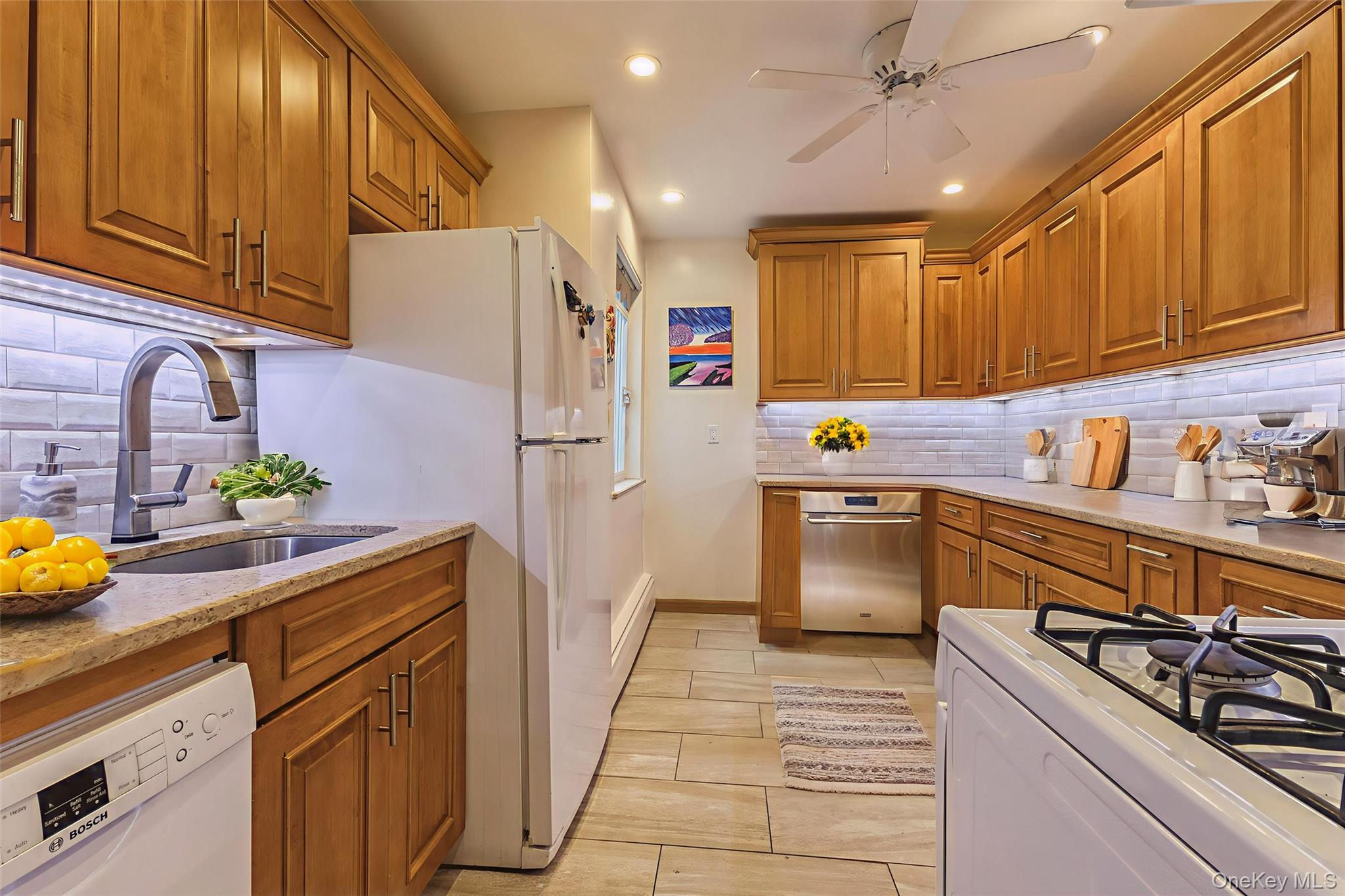 99-10 60th Avenue, Unit E6 photo 4