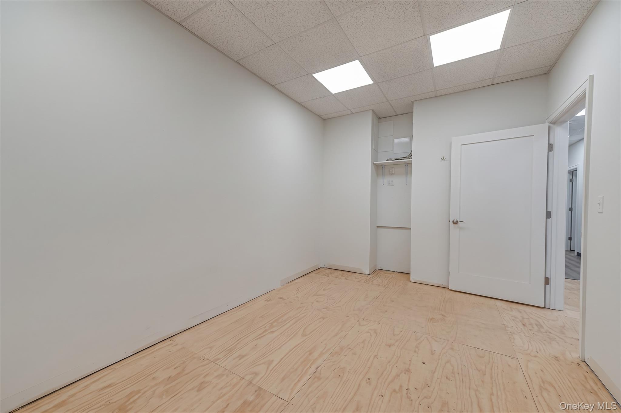 10 W Carver Street – For Rent photo 5